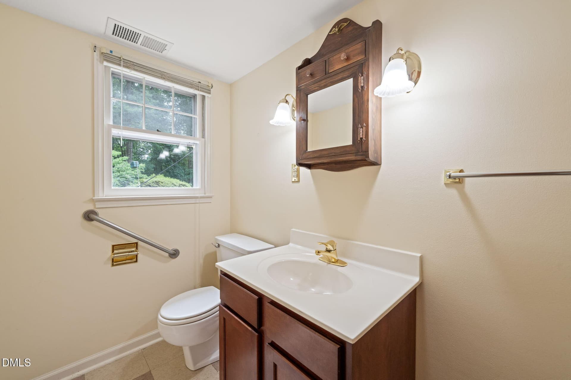 Powder room - 1103 Warren Avenue, Cary, NC 27511