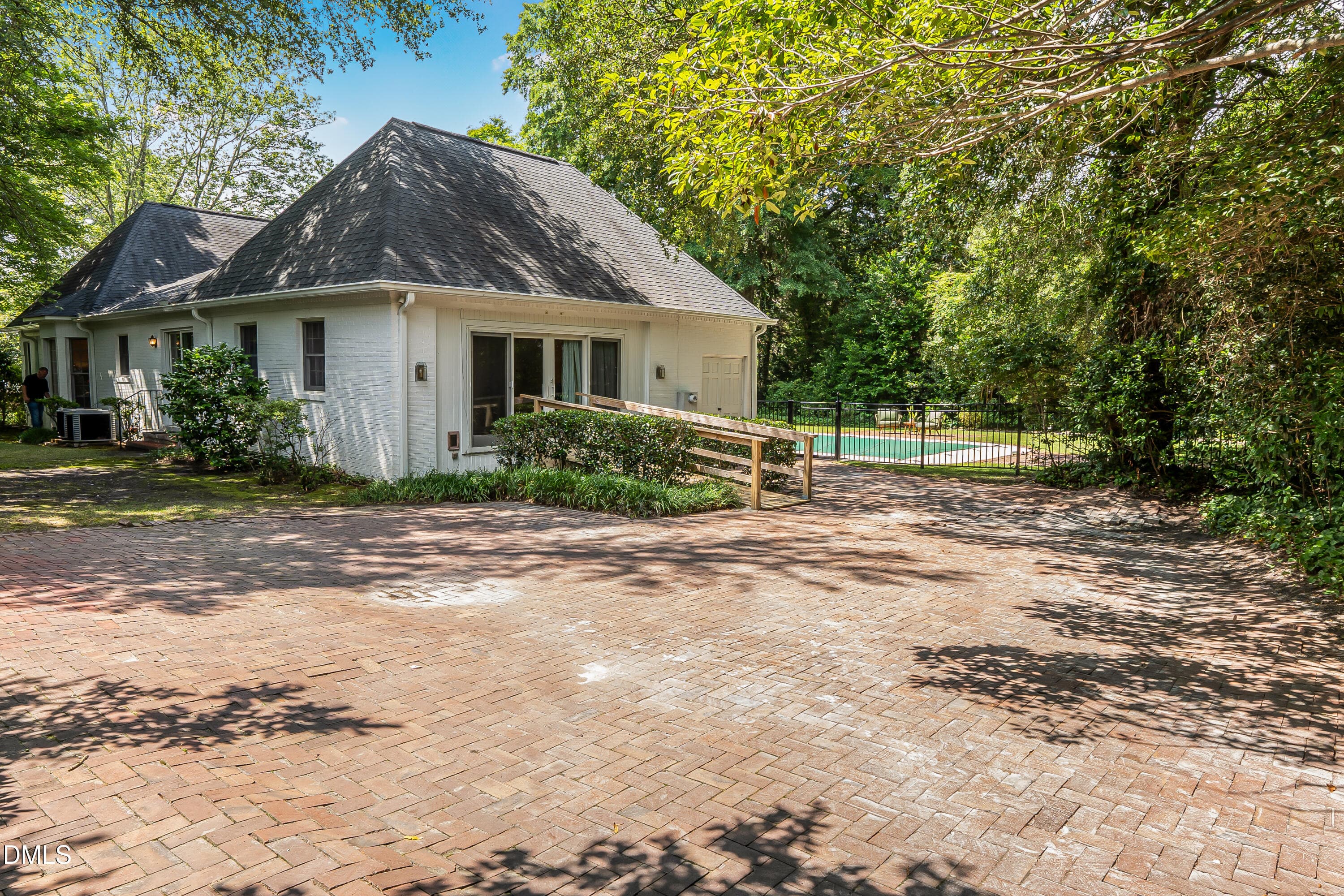 Private Alley - 25 Magnolia Road, Pinehurst, NC 28374
