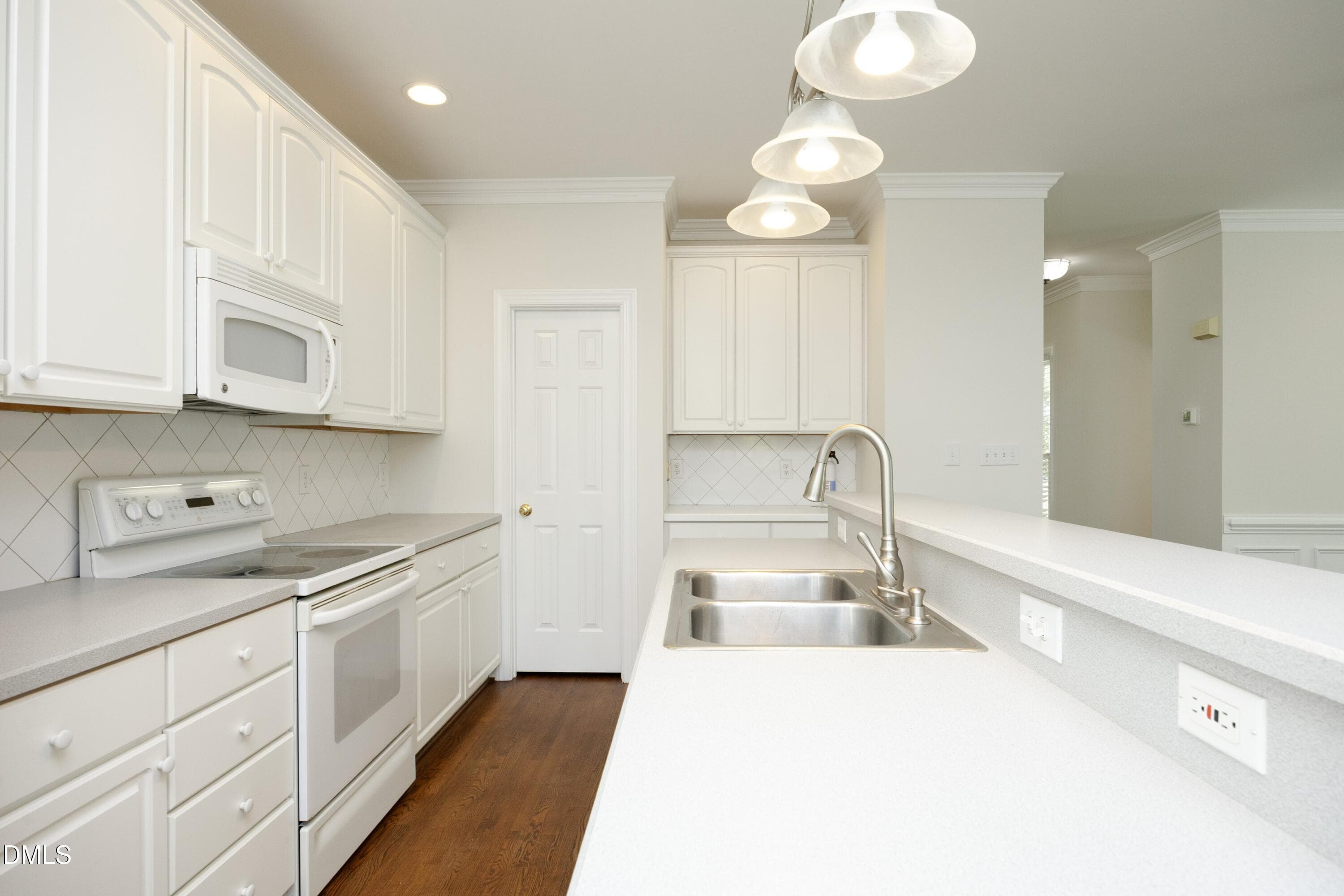 15Kitchen - 605 Carpenter Town Lane, Cary, NC 27519, Cary