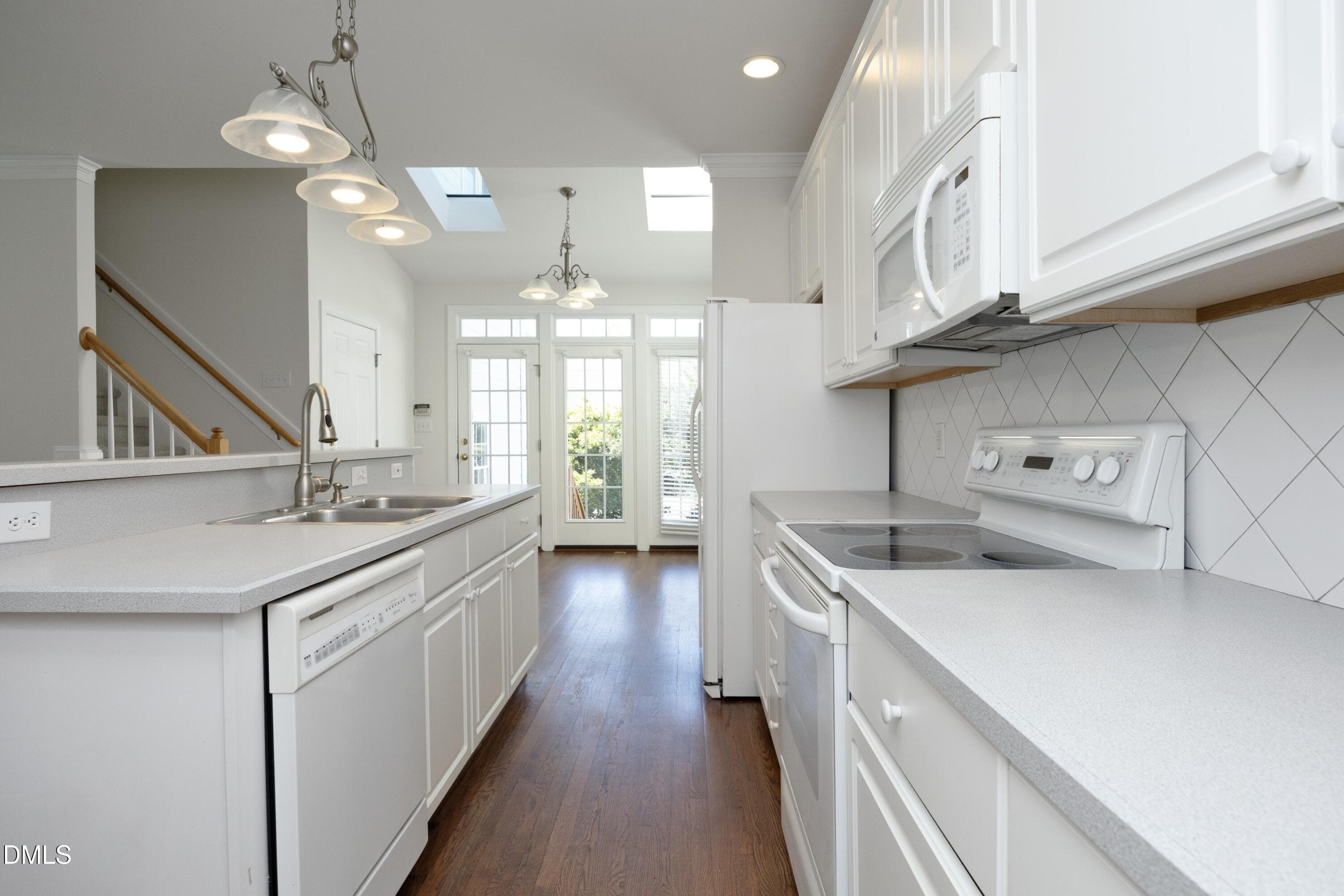 17Kitchen - 605 Carpenter Town Lane, Cary, NC 27519, Cary