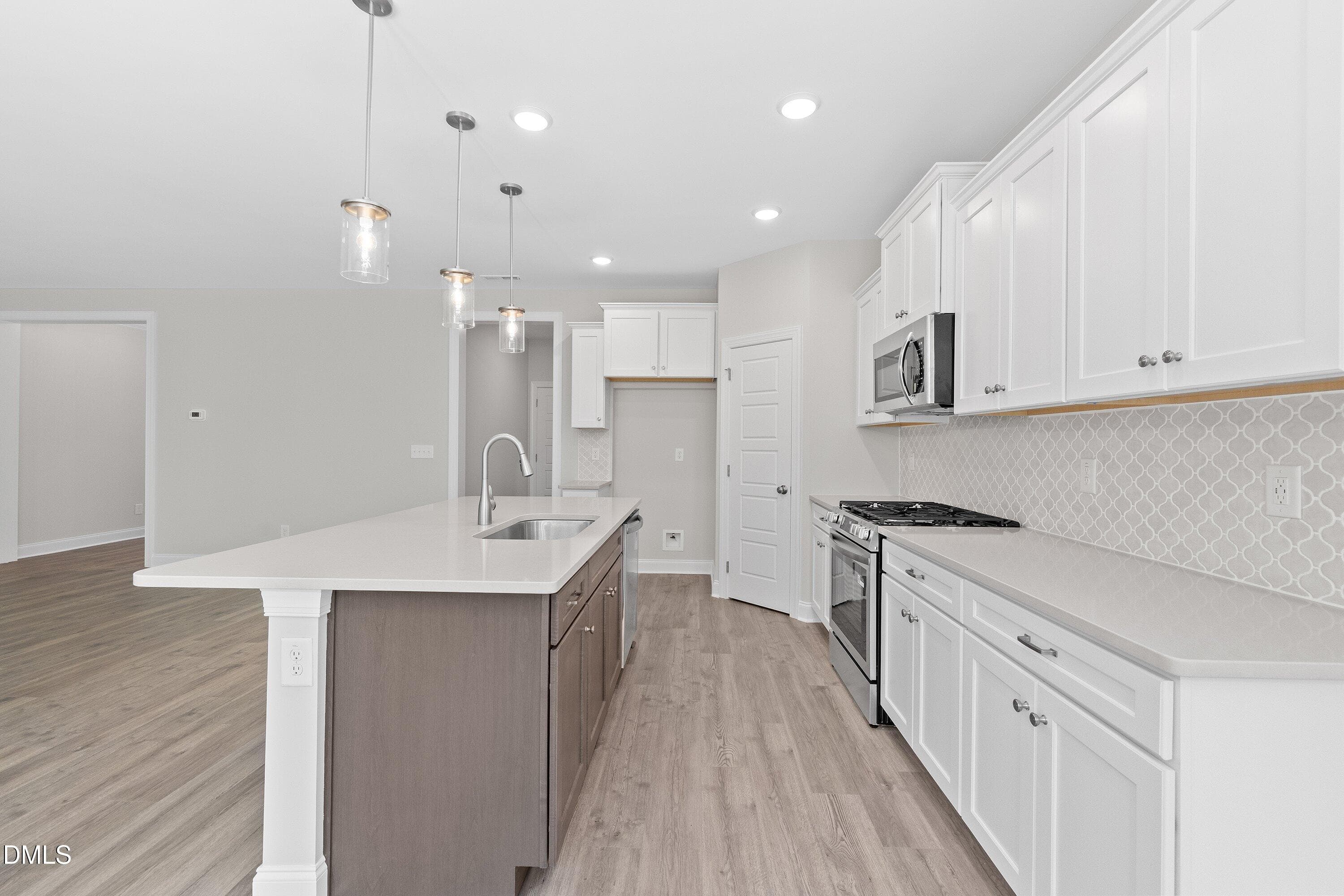 Kitchen - 93 W Victoria Ridge Drive 30, Selma, NC 27576