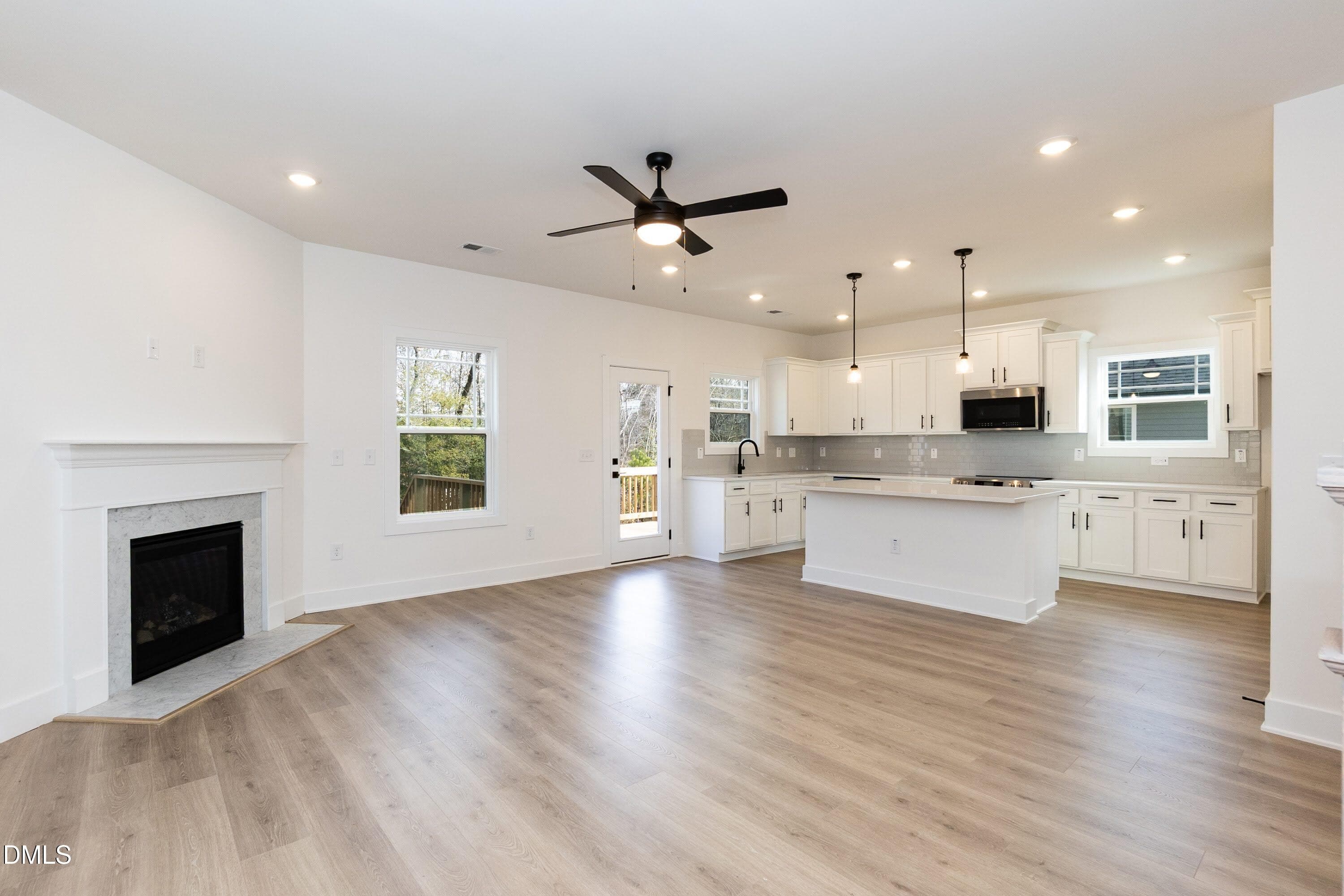 Living 03 - 611 Melrose Court, Sanford, NC 27330, Sanford