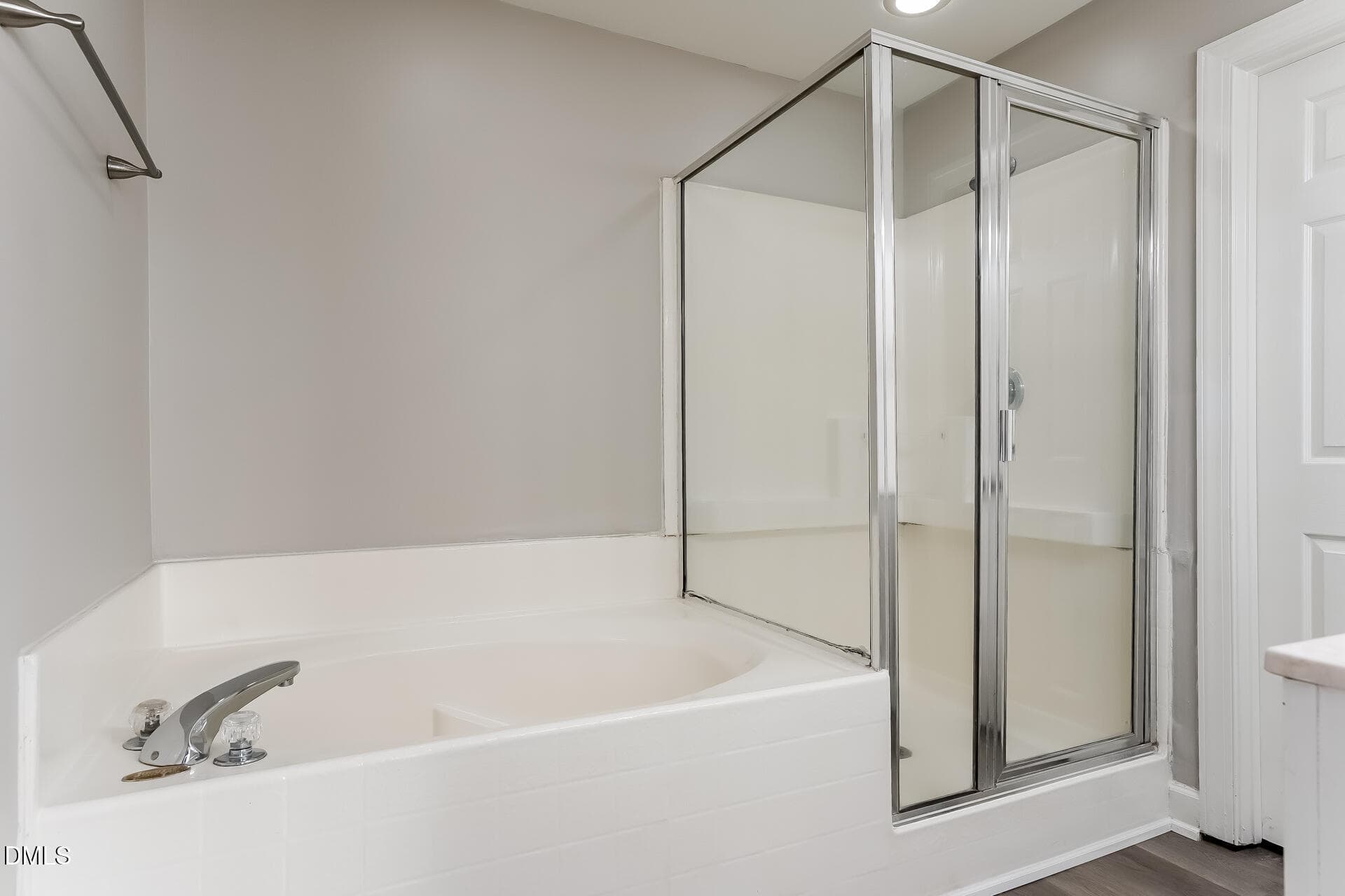 16-photo-Main-Bathroom-0ecee133-c9e9-4b8 - 1500 Exeton Court, Raleigh, NC 27615, Raleigh