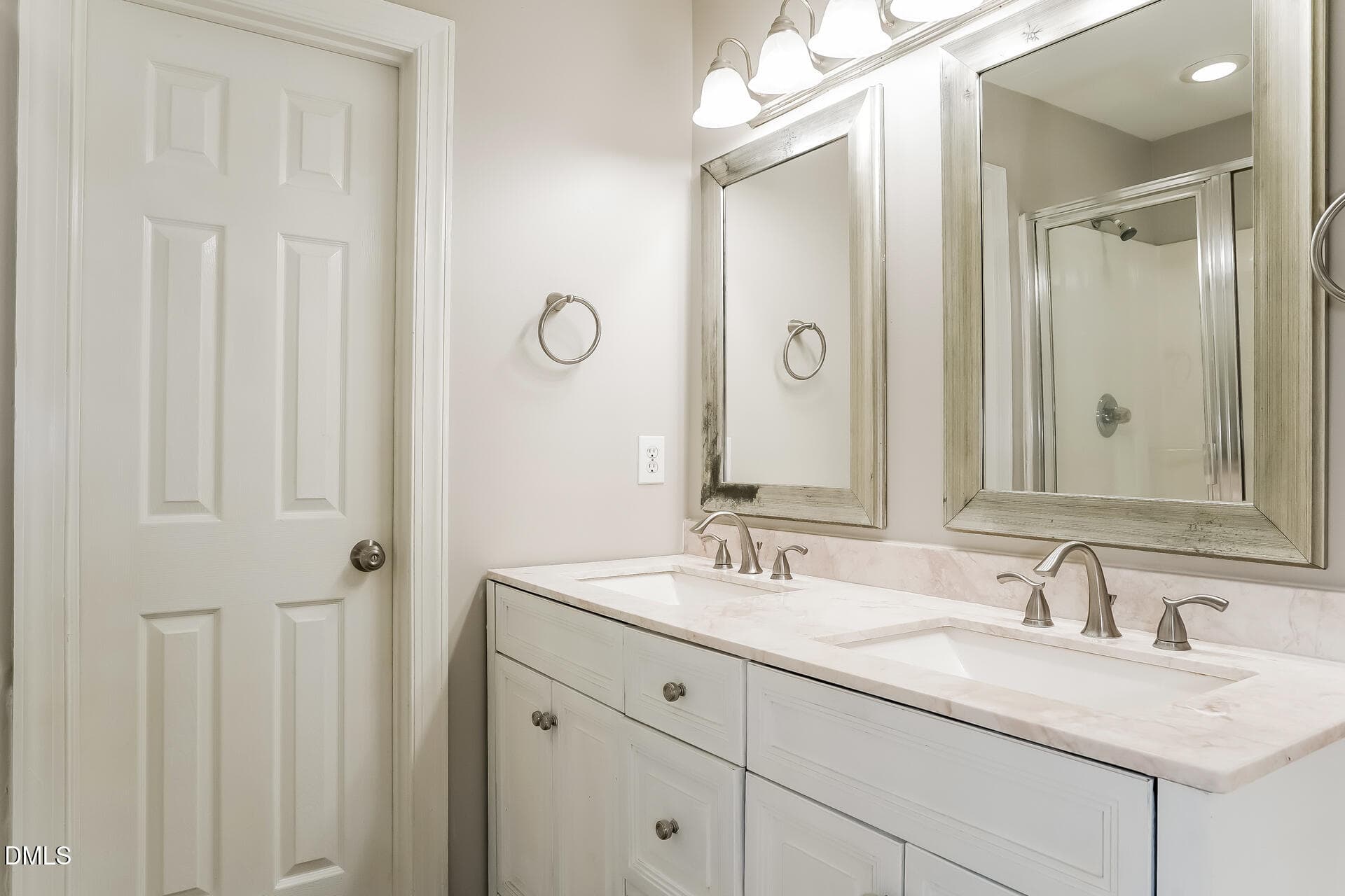 17-photo-Main-Bathroom-64fc5bd8-d12f-426 - 1500 Exeton Court, Raleigh, NC 27615, Raleigh