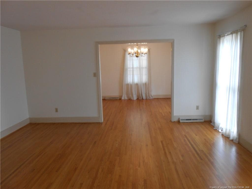 Formal Living - 305 W 32 Street, Lumberton, NC 28358