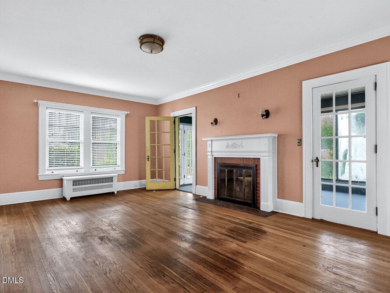 009-1280x960-living-room - 1509 Caswell Street, Raleigh, NC 27608, Raleigh