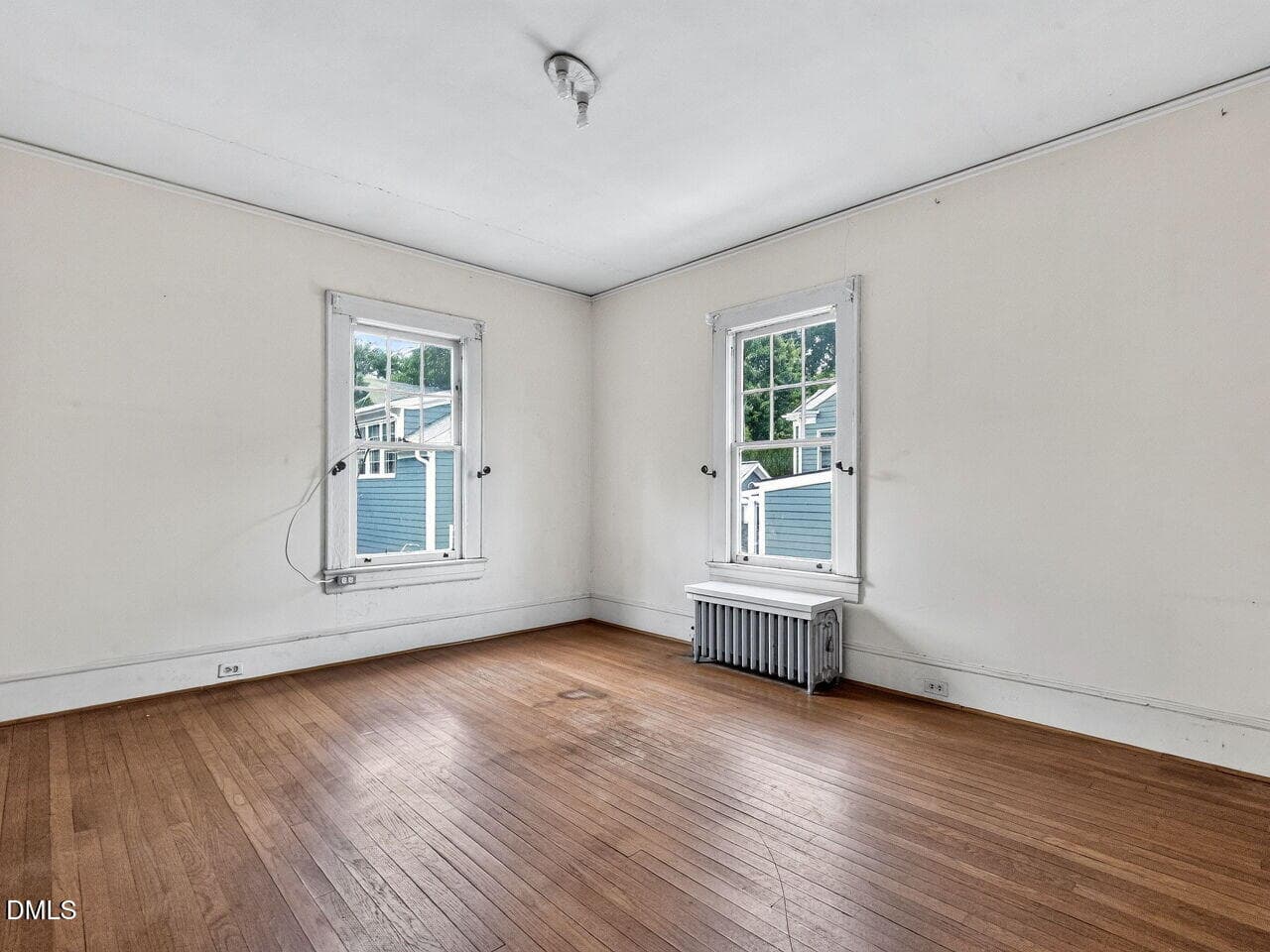 020-1280x960-primary-bedroom - 1509 Caswell Street, Raleigh, NC 27608, Raleigh