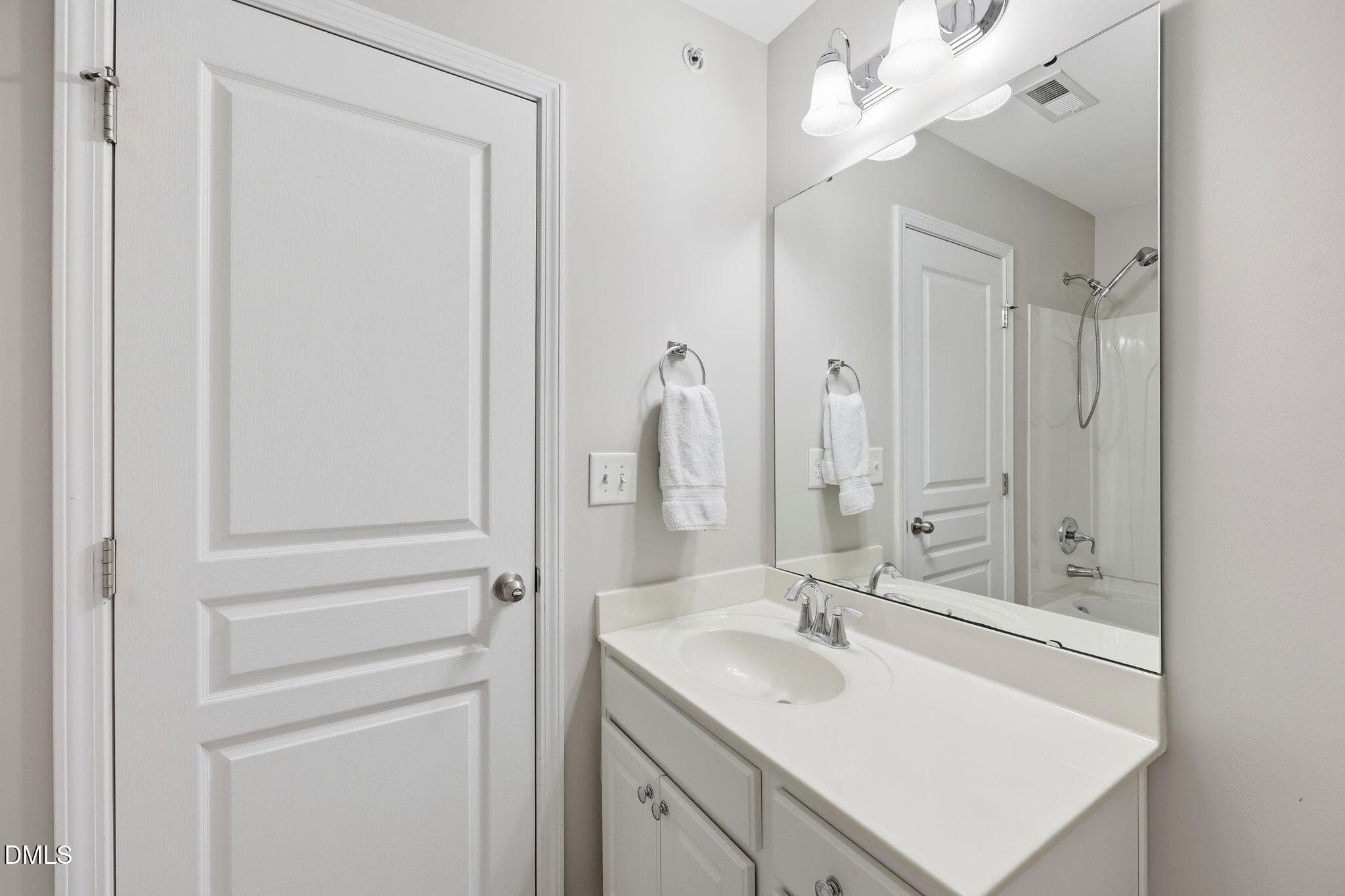 55-web-or-mls-IMG_0131 - 6102 Braidwood Court, Raleigh, NC 27612, Raleigh