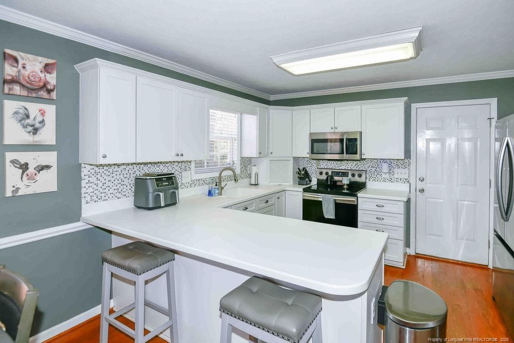 Breakfast bar - 256 Arlington Drive, Cameron, NC 28326