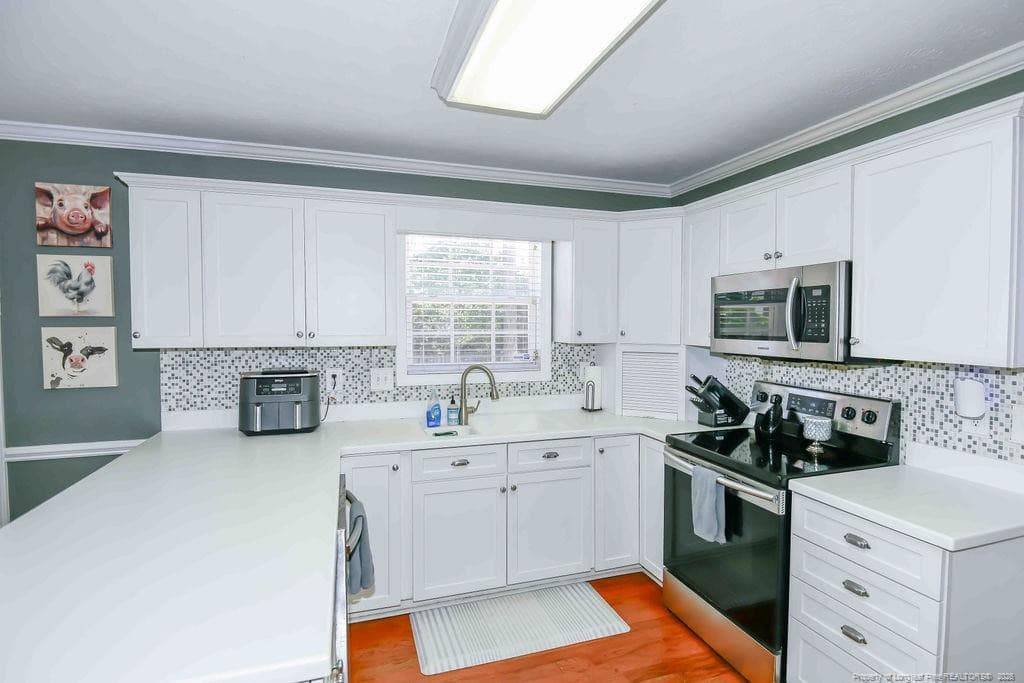Well arranged kitchen - 256 Arlington Drive, Cameron, NC 28326