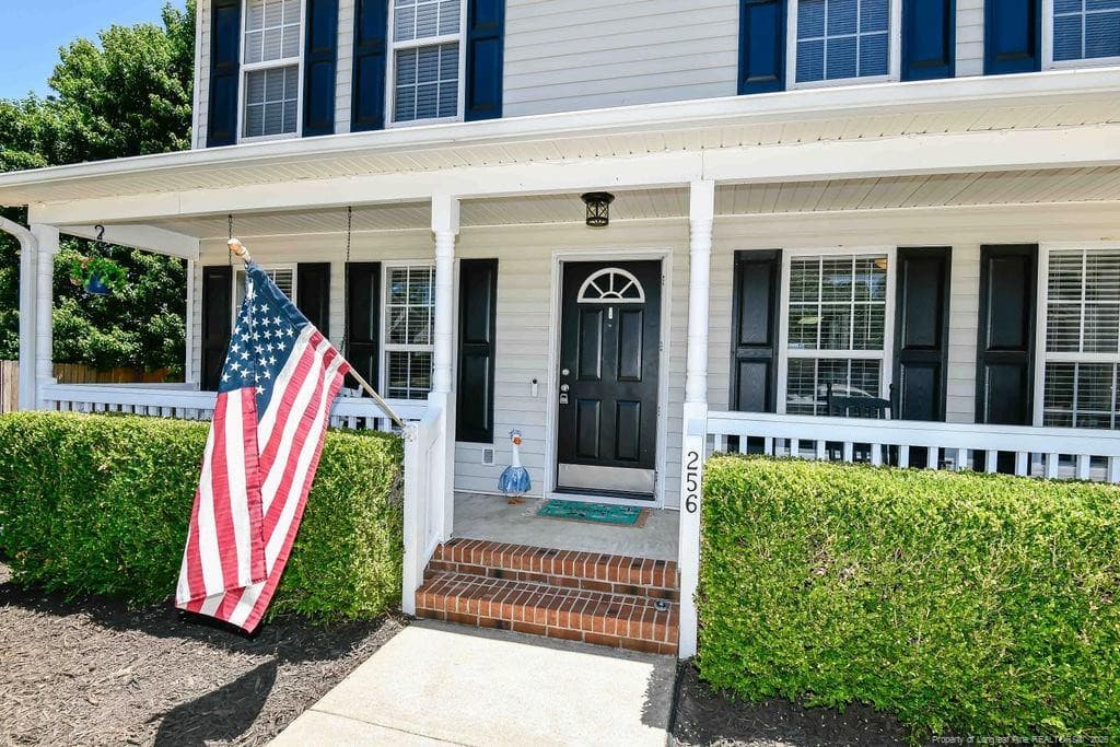 Welcome, come on in and stay a while - 256 Arlington Drive, Cameron, NC 28326