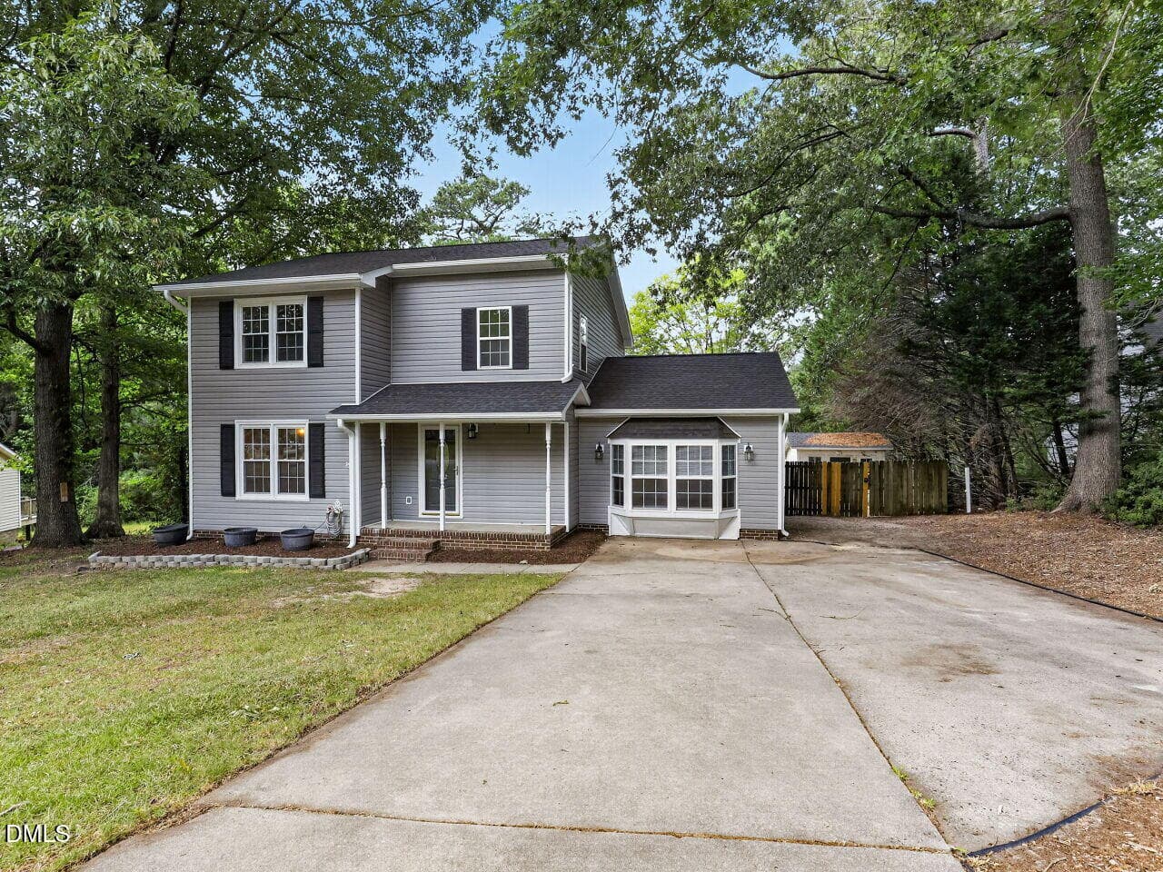 002-1280x960-102-greenwood-circle - 102 Greenwood Circle, Smithfield, NC 27577