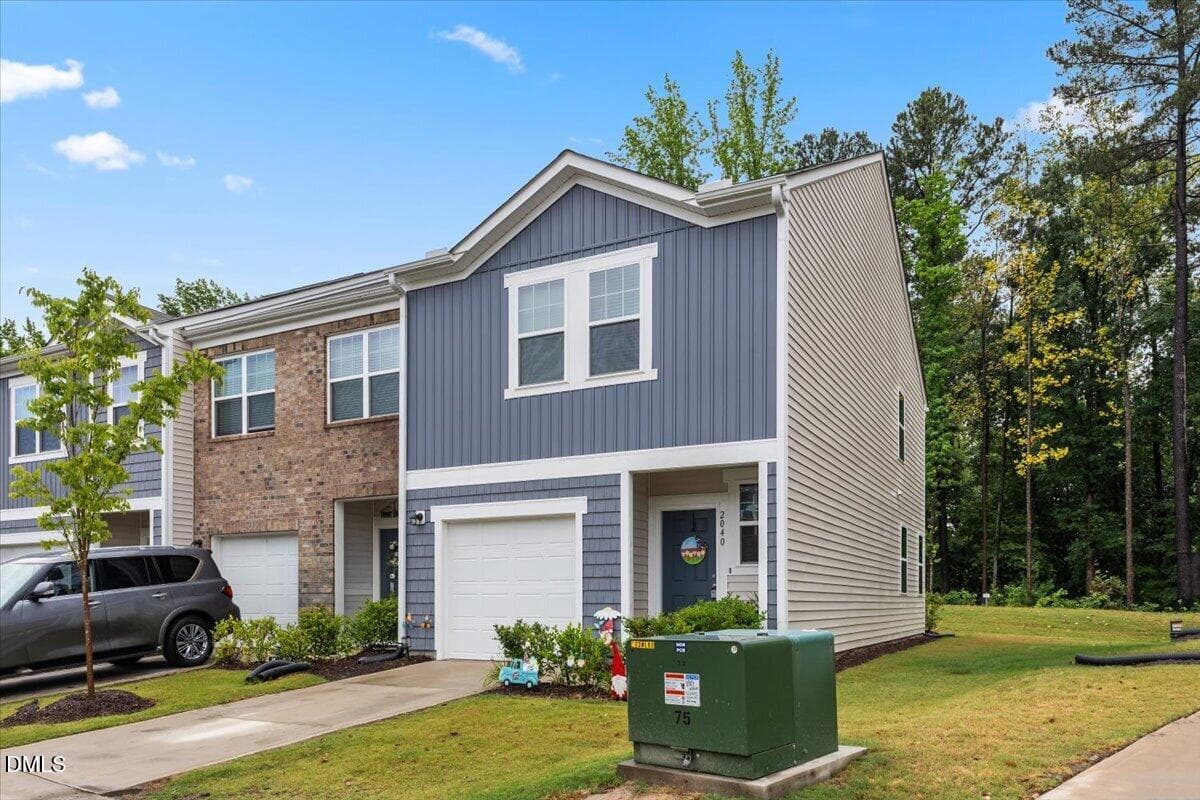 02-2040 Trailside Dr - 2040 Trailside Drive, Durham, NC 27704, Durham