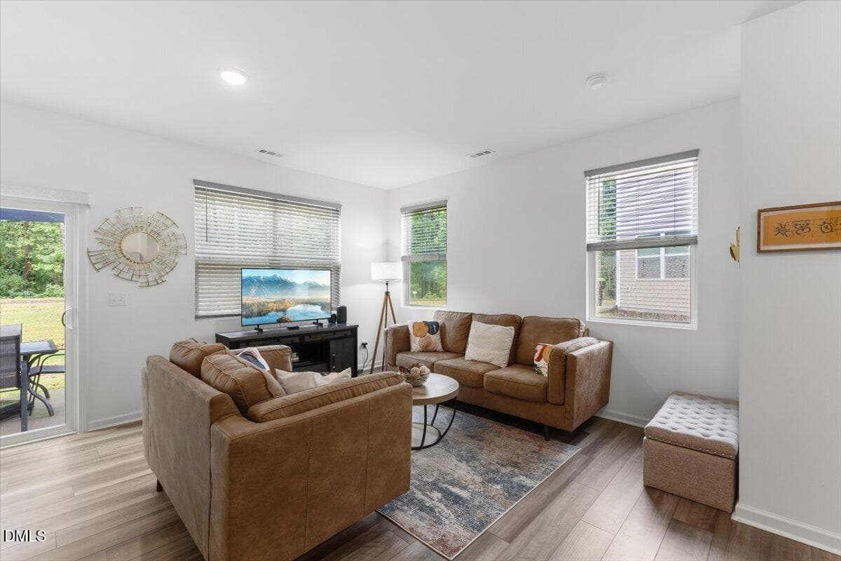 17-2040 Trailside Dr - 2040 Trailside Drive, Durham, NC 27704, Durham