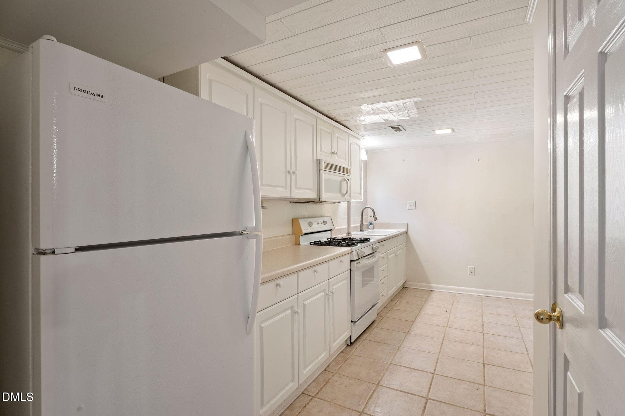 29-web-or-mls-DSC09787 - 4419 Laurel Hills Road, Raleigh, NC 27612, Raleigh