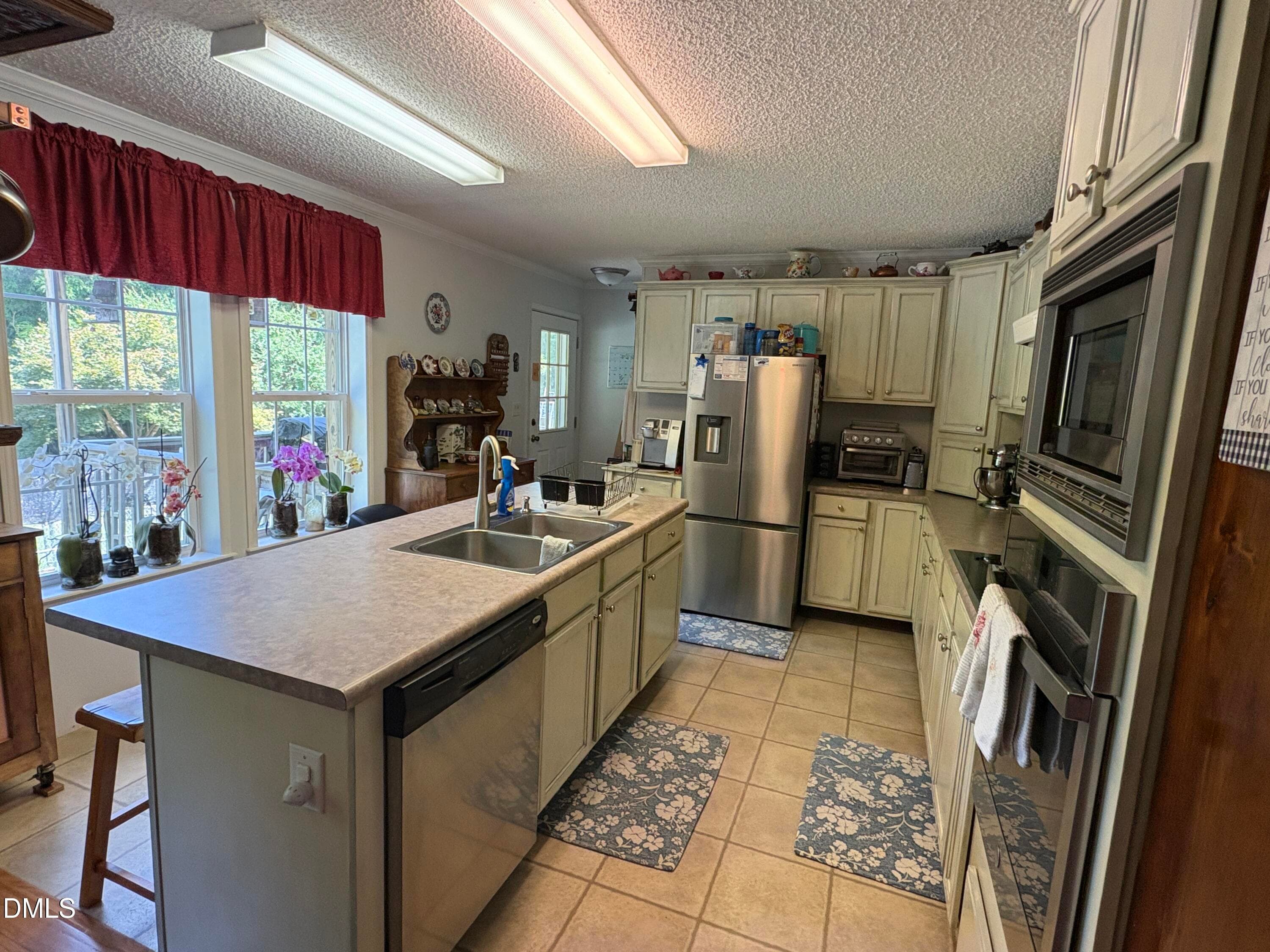 Large Kitchen Island - 1420 Ferrells Bridge Road, Louisburg, NC 27549, Louisburg