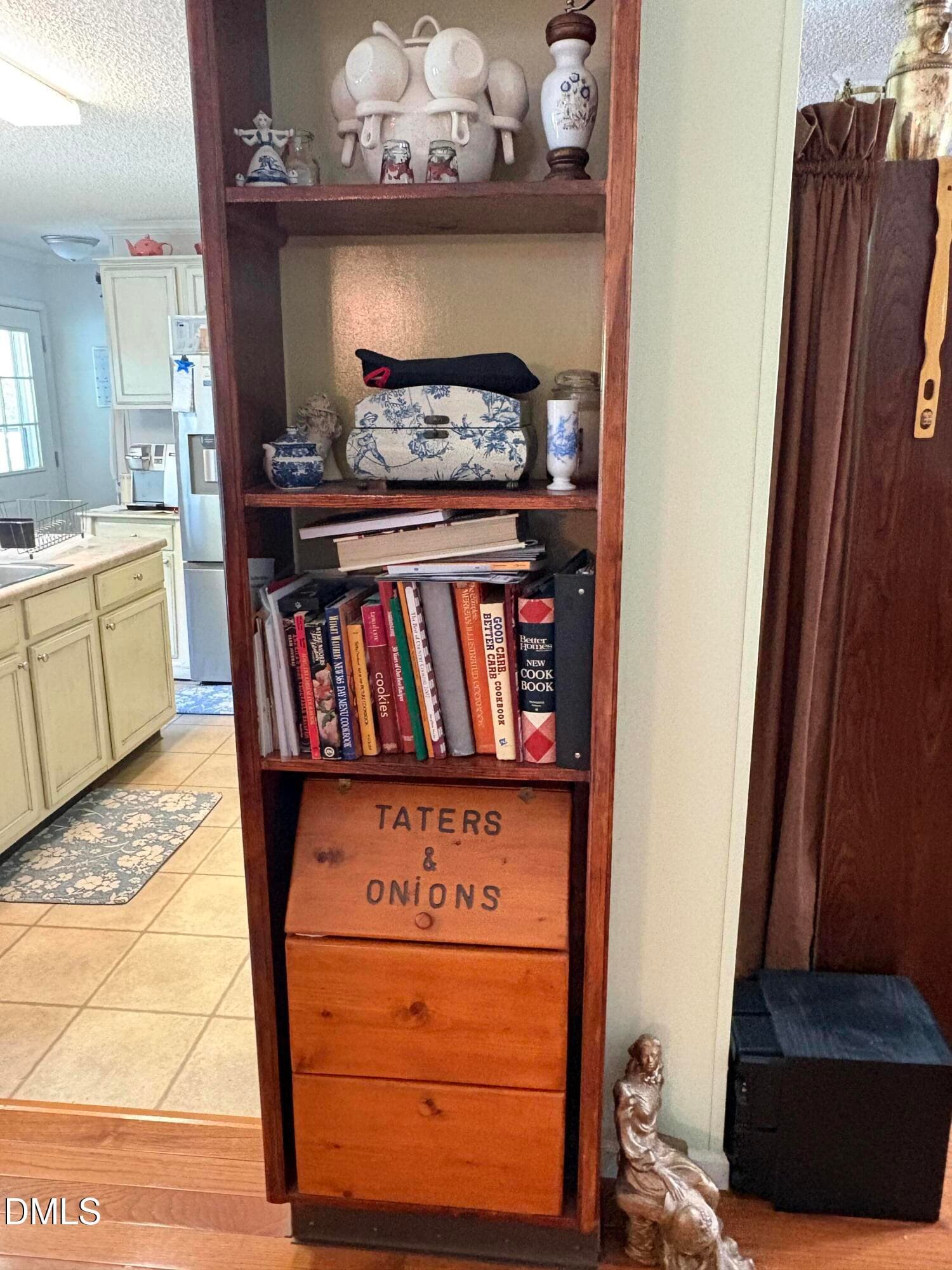 Built in Shelving - 1420 Ferrells Bridge Road, Louisburg, NC 27549, Louisburg