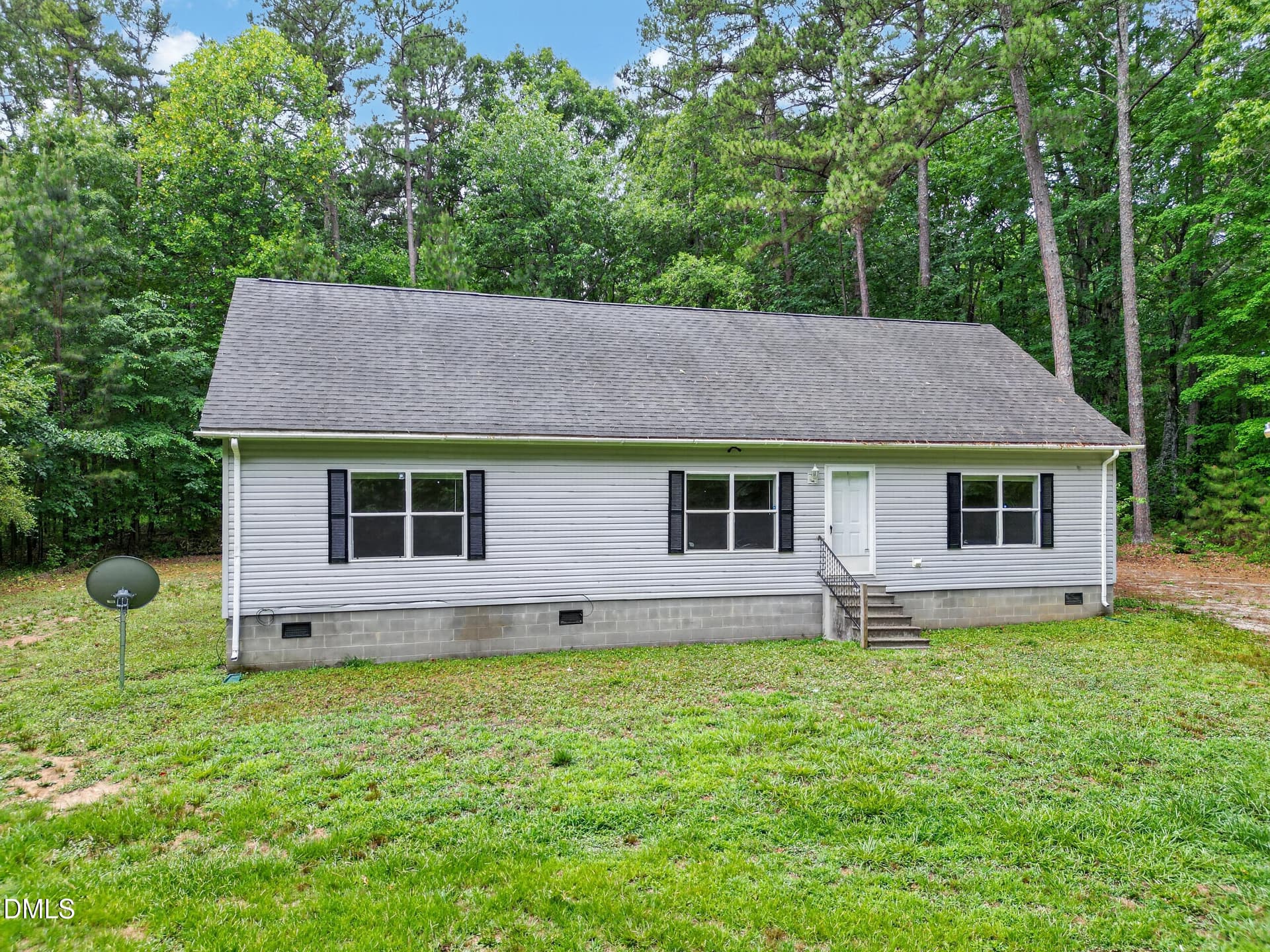 Front - 126 Hunter Road, Henderson, NC 27537
