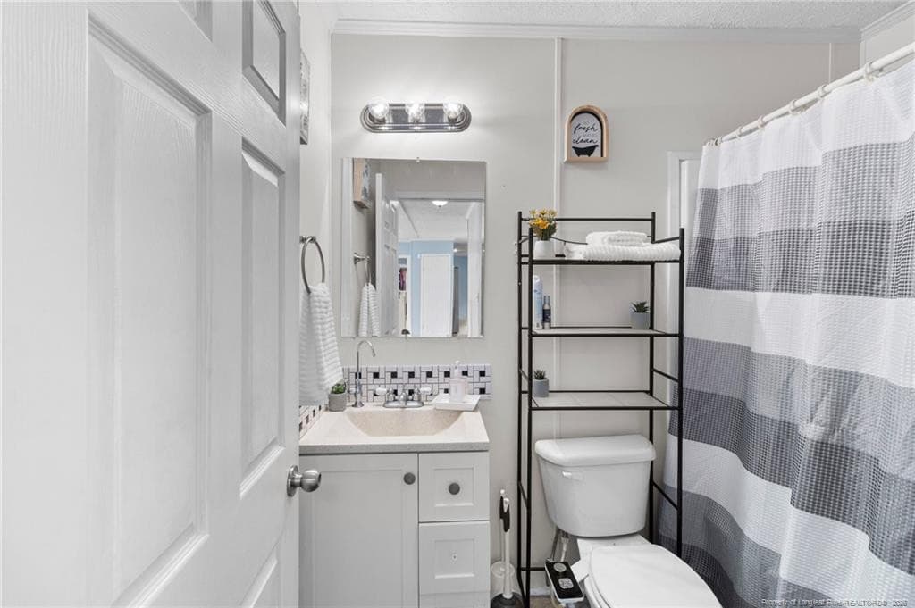 Hallway Bathroom - 727 Veda Street, Fayetteville, NC 28306, Fayetteville