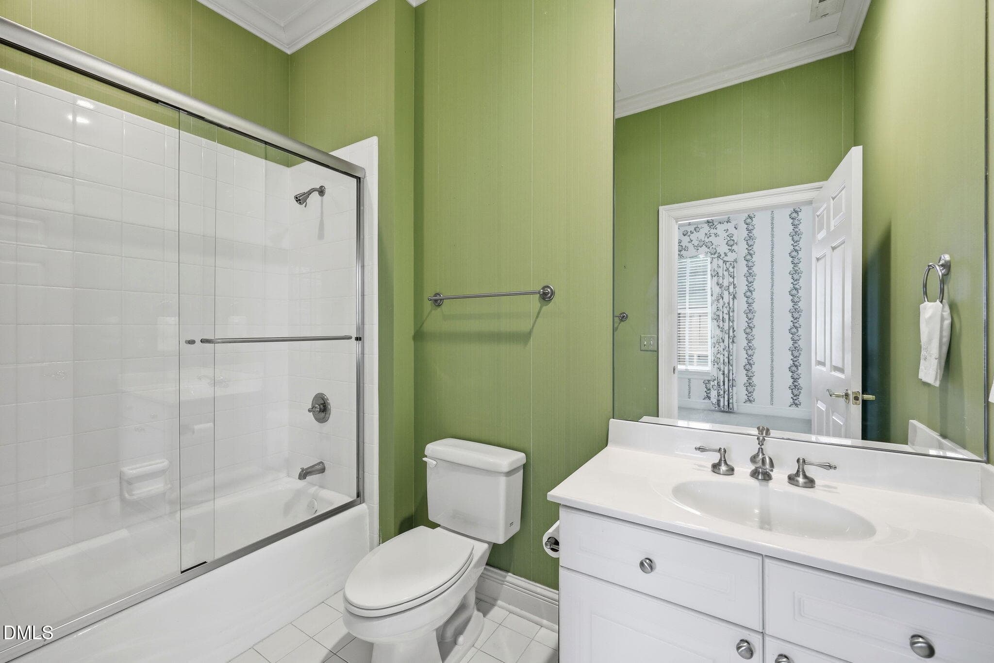 Bath 2 - 2801 Glenwood Gardens Lane 303, Raleigh, NC 27608, Raleigh