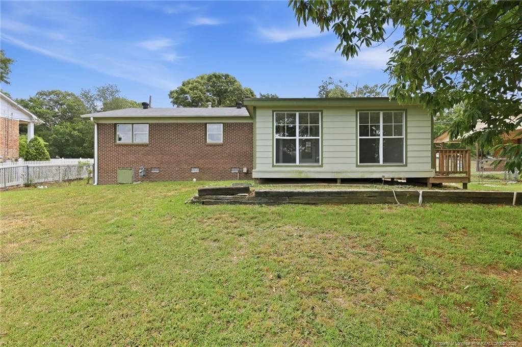 Photo 2 - 406 Lansdowne Road, Fayetteville, NC 28314, Fayetteville