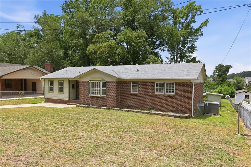 Photo 5 - 406 Lansdowne Road, Fayetteville, NC 28314, Fayetteville