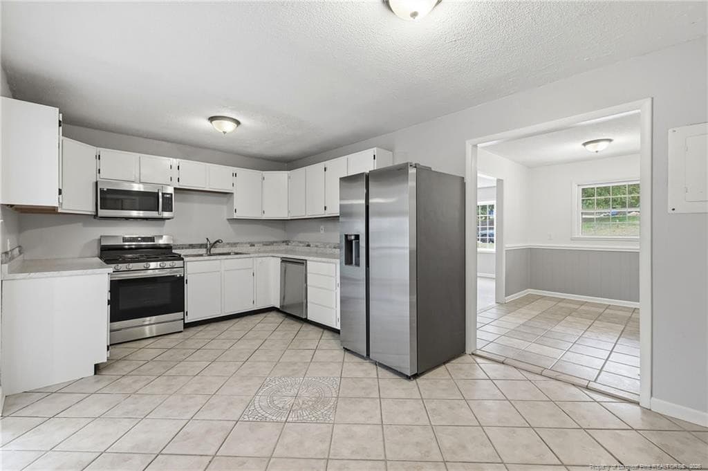 Photo 10 - 406 Lansdowne Road, Fayetteville, NC 28314, Fayetteville