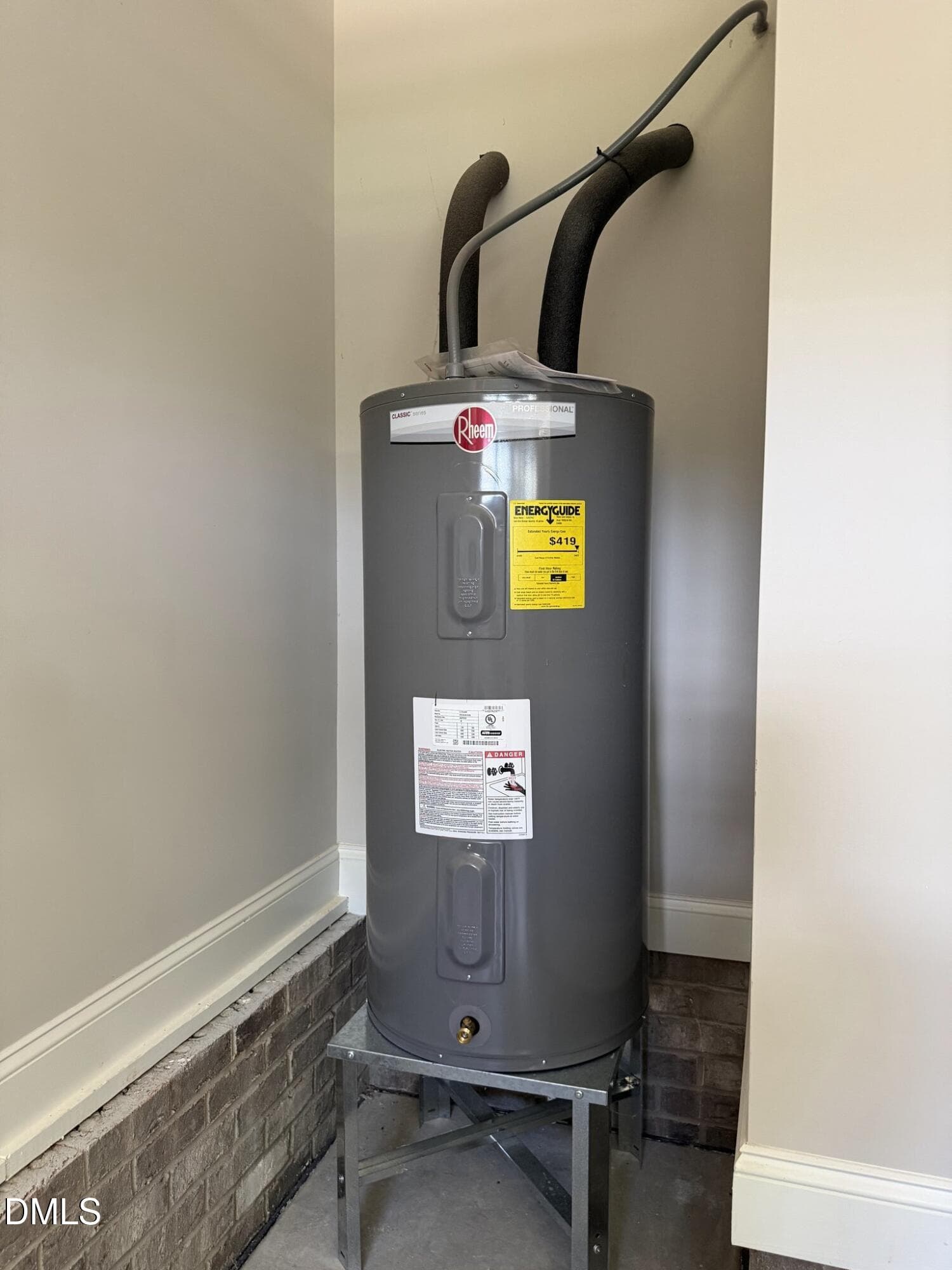 hot water heater - 1004 Butler Drive, Erwin, NC 28339
