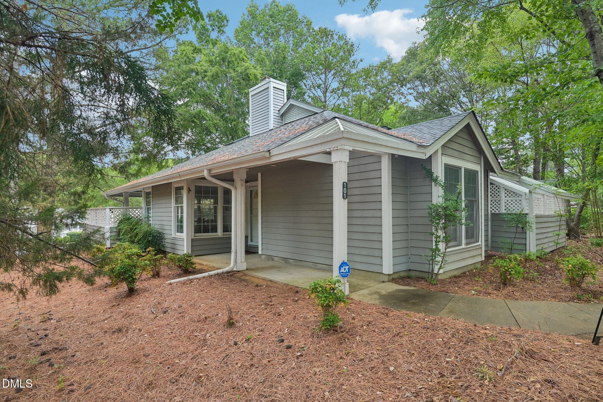 101 White Oak Way, Chapel Hill, NC 27514