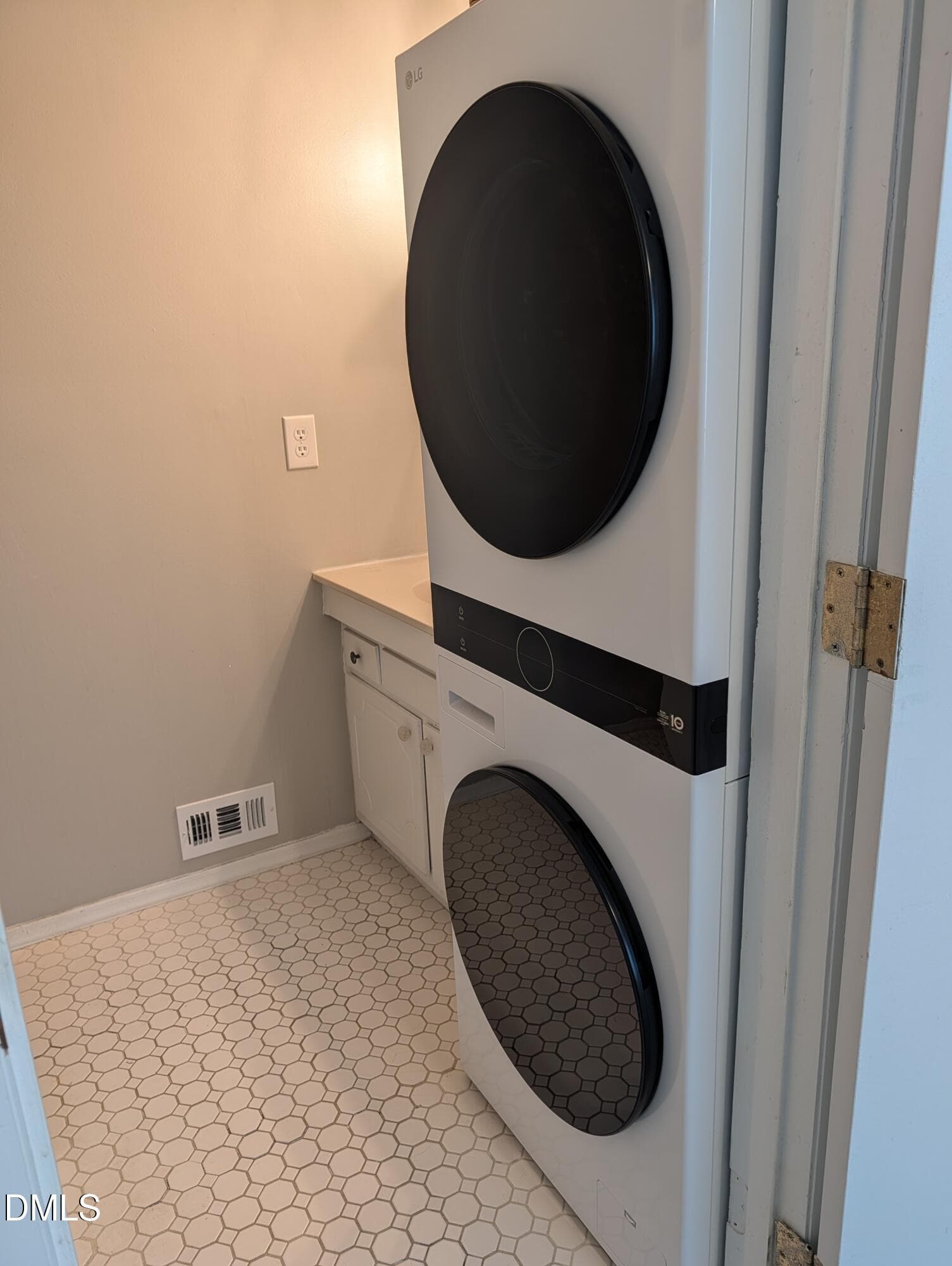 9737 - 220 Elizabeth Street Apt F3, Chapel Hill, NC 27514, Chapel Hill