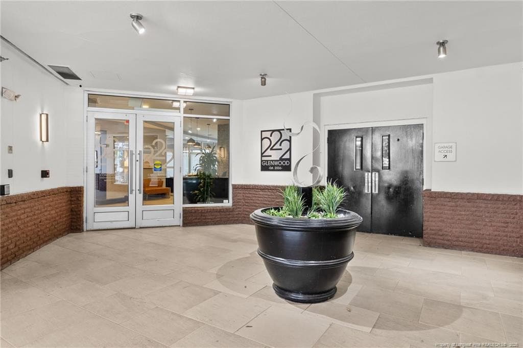 Photo 4 - 222 Glenwood Avenue 208, Raleigh, NC 27603, Raleigh