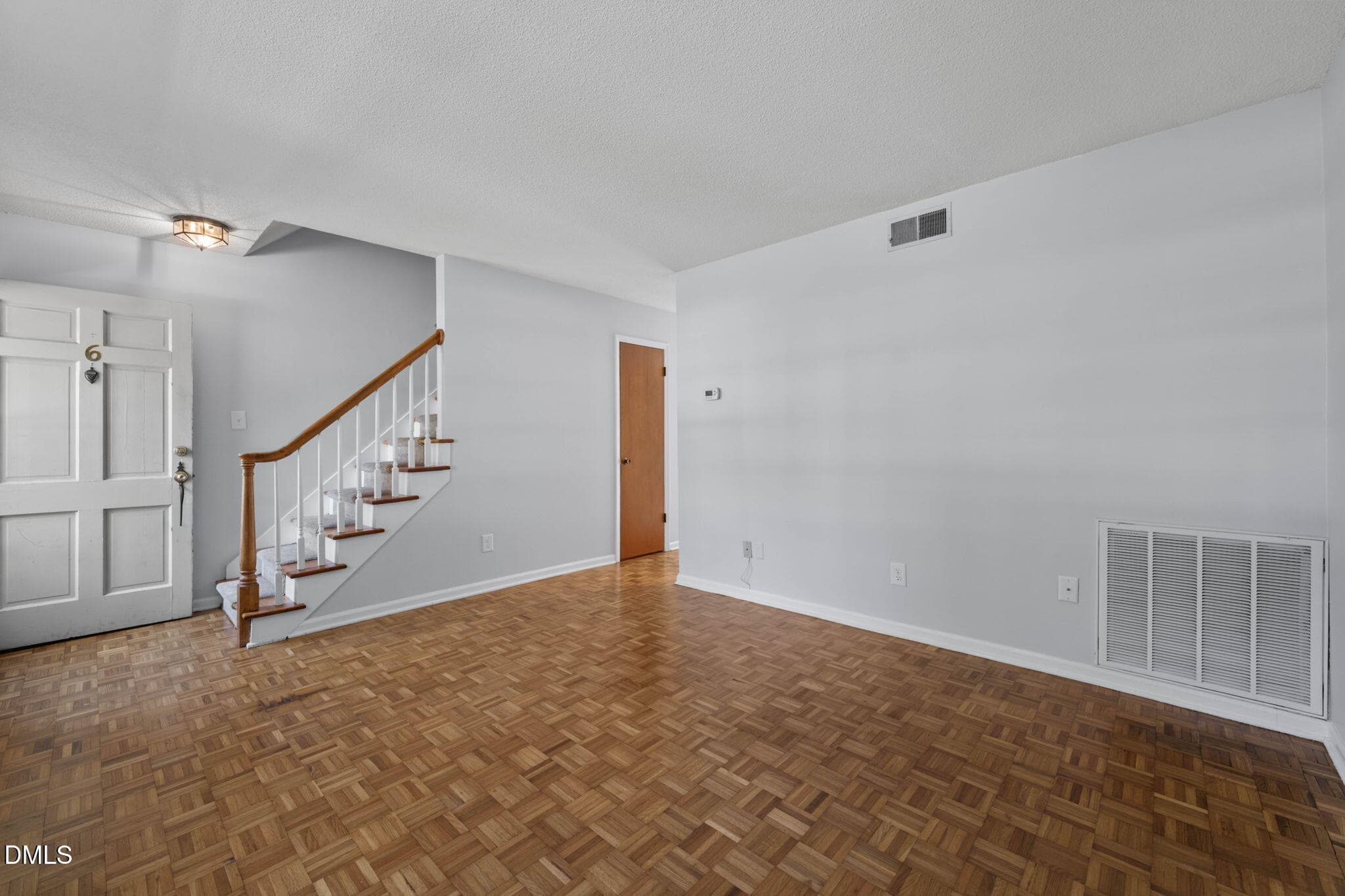 4-web-or-mls-DSC04431 - 1002 Willow Drive Apt 6, Chapel Hill, NC 27514, Chapel Hill