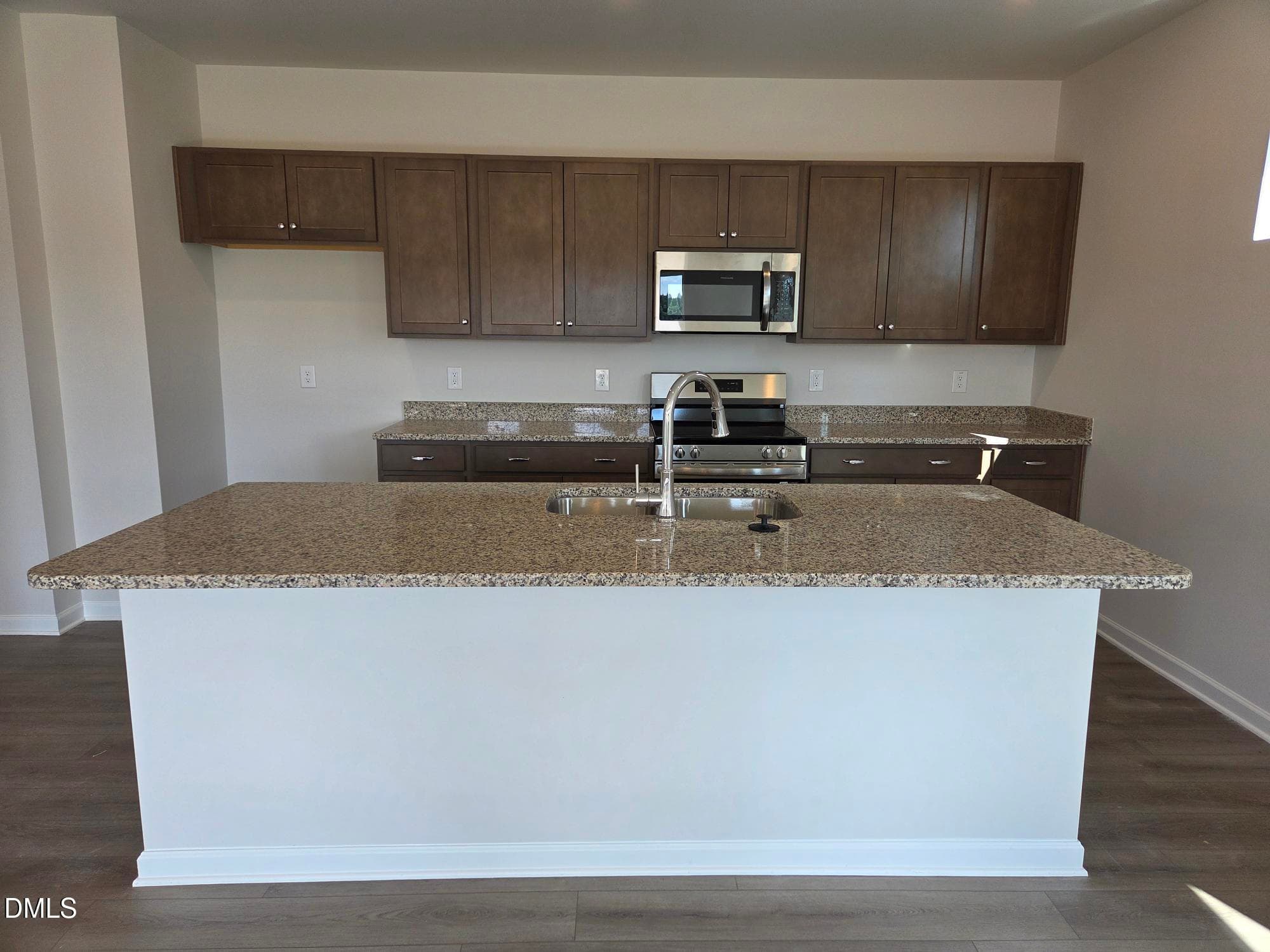 Granite Countertops - 135 Oyster Tabby Drive, Lillington, NC 27546