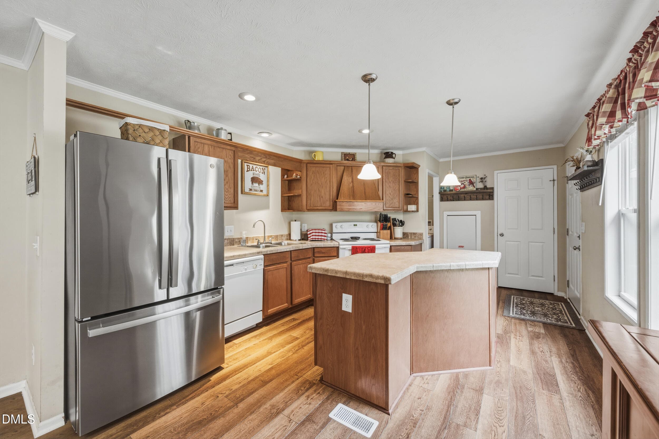 12_12 -5582 trails end rd, interior, kit - 7388 Old 421 Road, Liberty, NC 27298