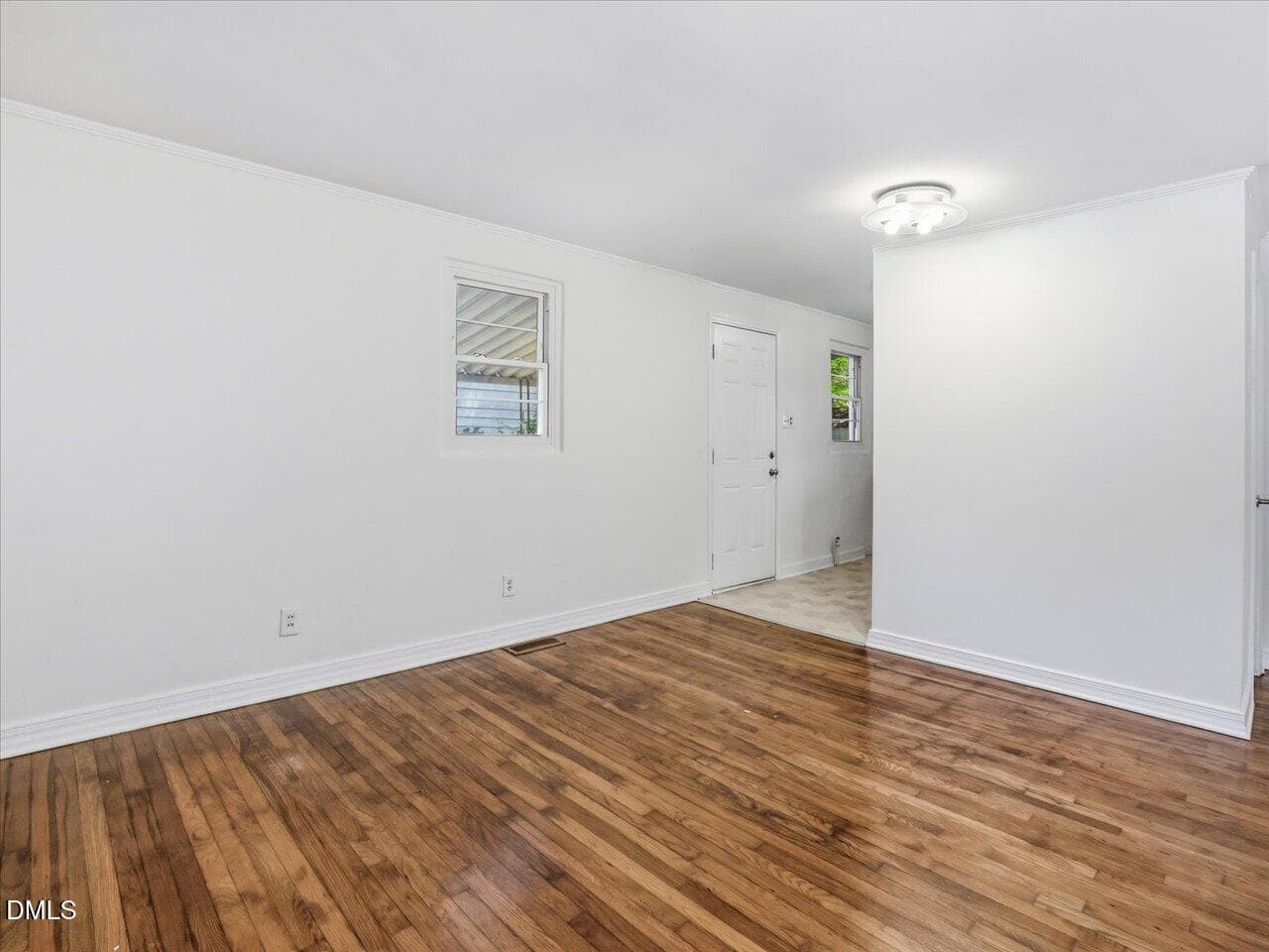 15-Dining - 203 Scarlett Drive, Chapel Hill, NC 27517, Chapel Hill