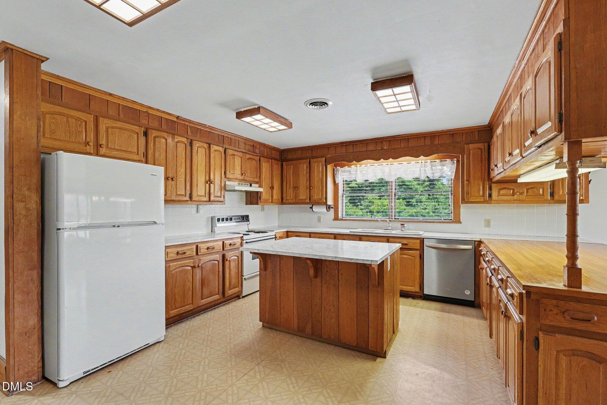 013_file_6253 - 5529 Hollow Hill Road, Liberty, NC 27298