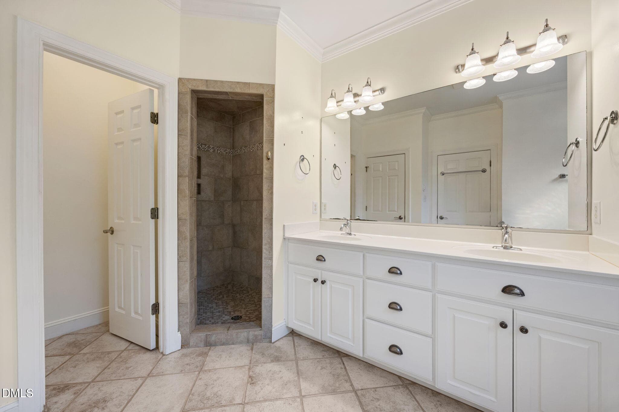 36-web-or-mls-484A6039 - 127 Graylyn Drive, Chapel Hill, NC 27516, Chapel Hill
