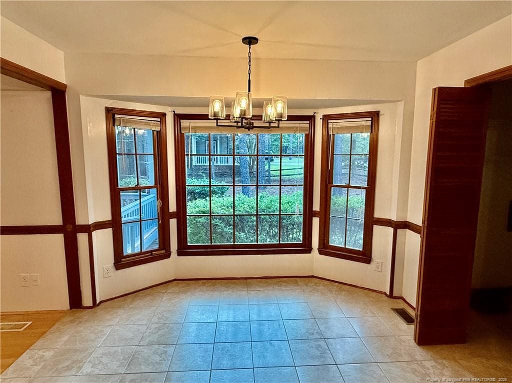 Breakfast Nook - 390 Hilliard Drive, Fayetteville, NC 28311, Fayetteville