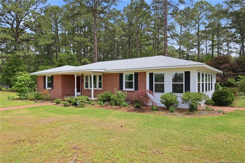Photo 3 - 634 Watts Road, Lumberton, NC 28360