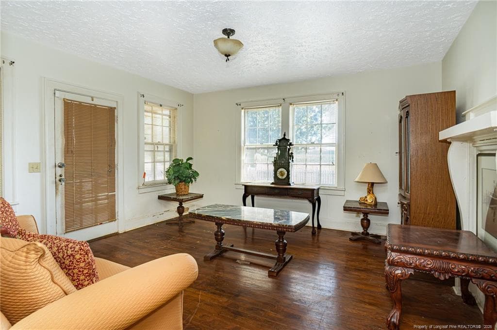 Living room - 1214 NC Highway 24 and 50, Warsaw, NC 28398, Warsaw