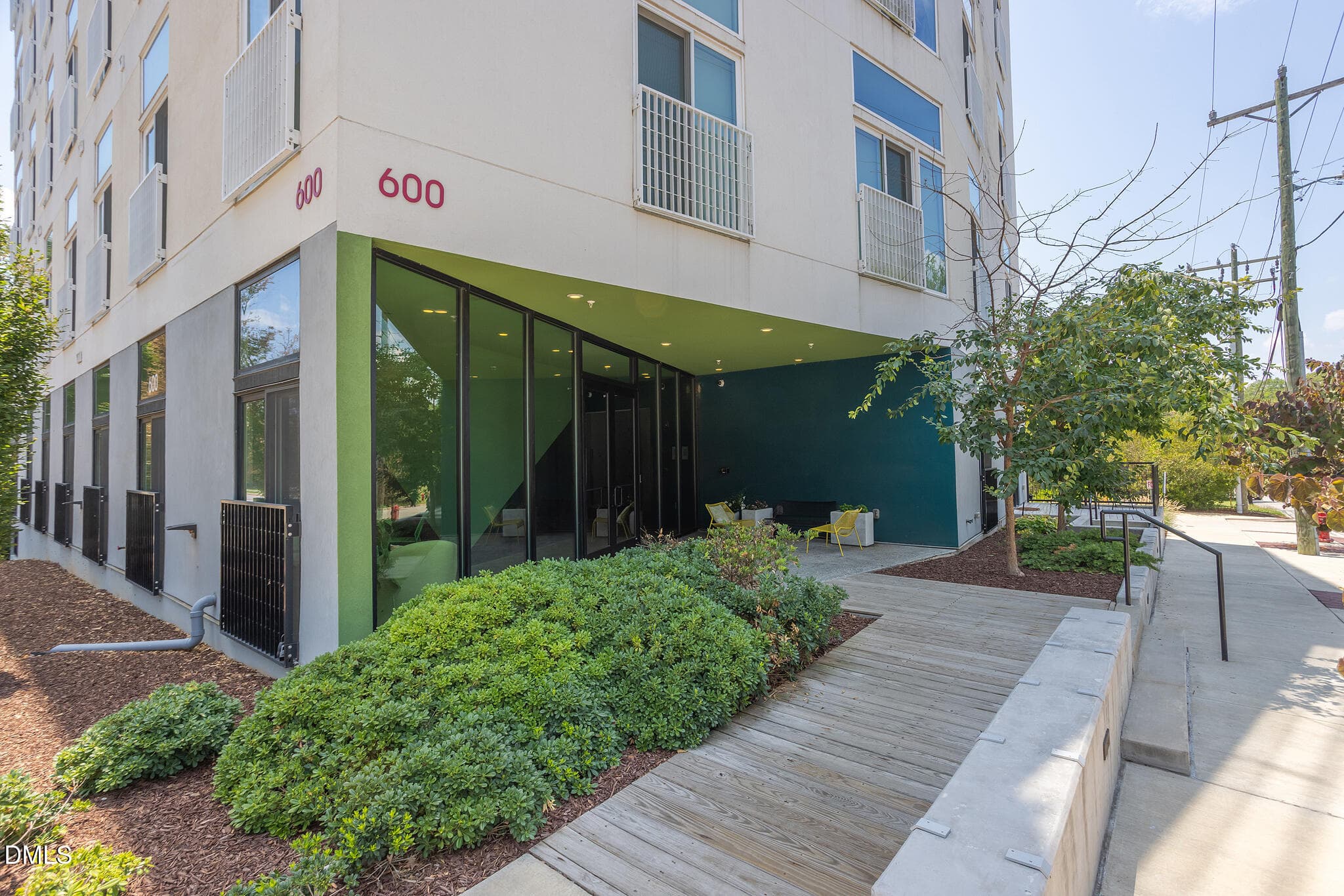 Patio and building entrance - 600 S Duke Street, Durham, NC 27701, Durham