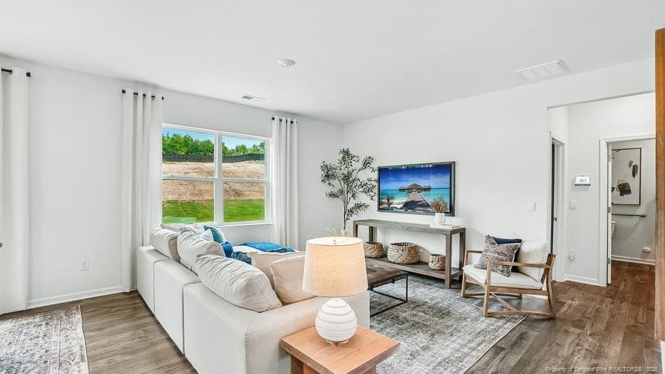 Family Room - 301 Maddox Drive, Aberdeen, NC 28315
