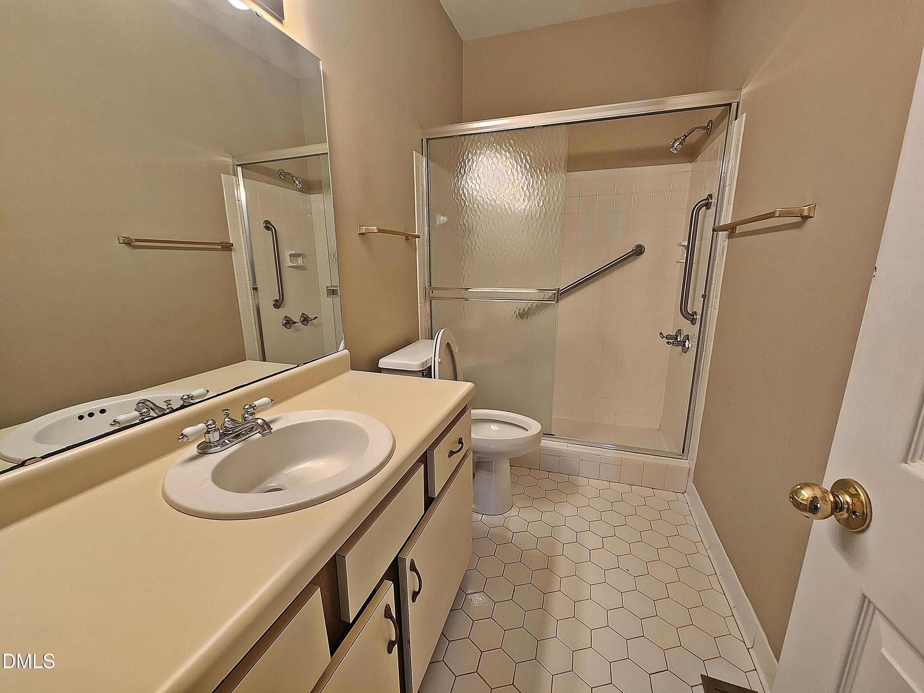 bath 1 A - 1615 Dunraven Drive, Raleigh, NC 27612, Raleigh