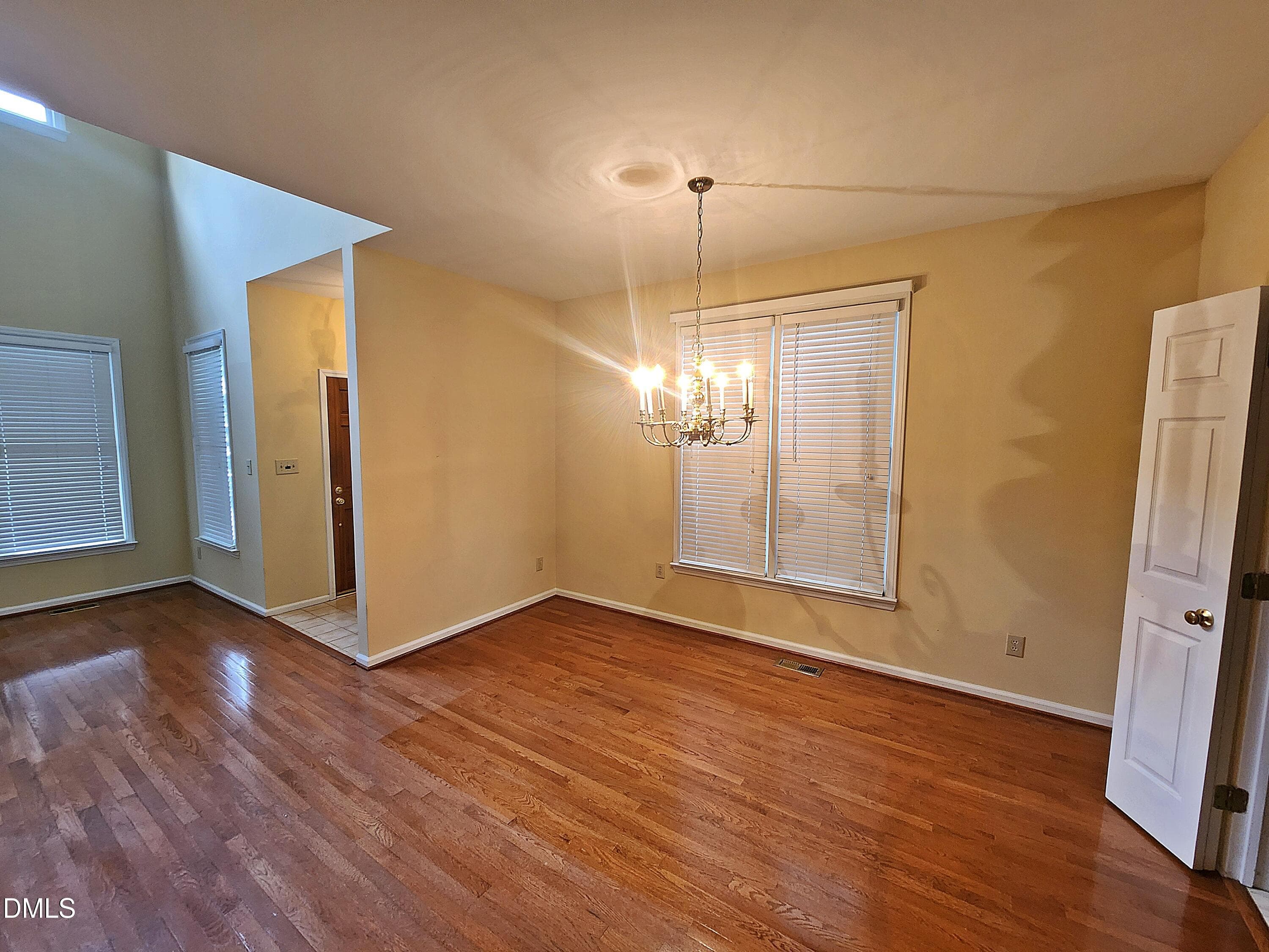 dining b - 1615 Dunraven Drive, Raleigh, NC 27612, Raleigh