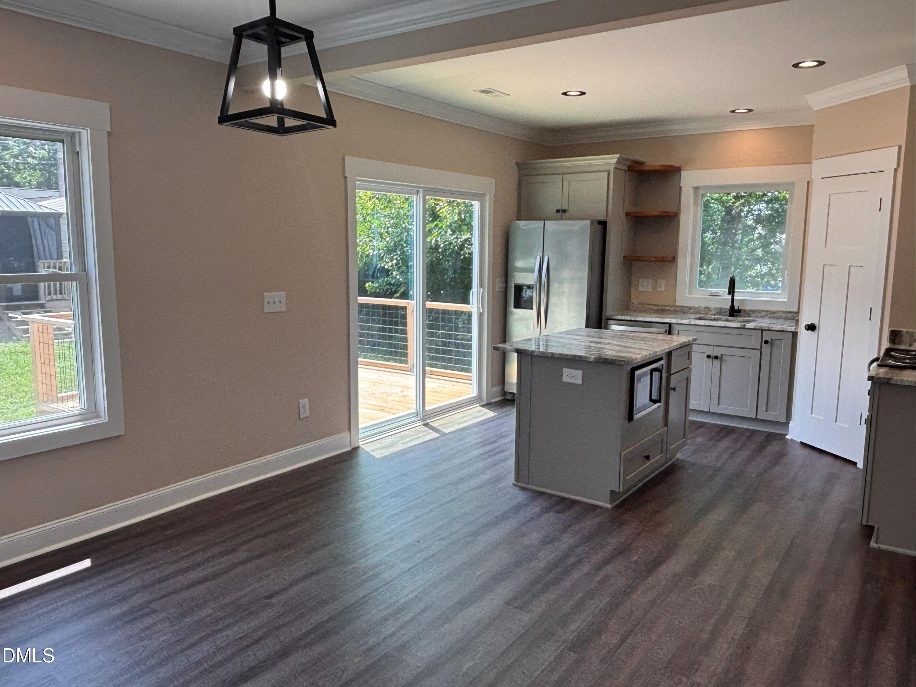 7Kitside - 402 Poplar Street, Graham, NC 27253