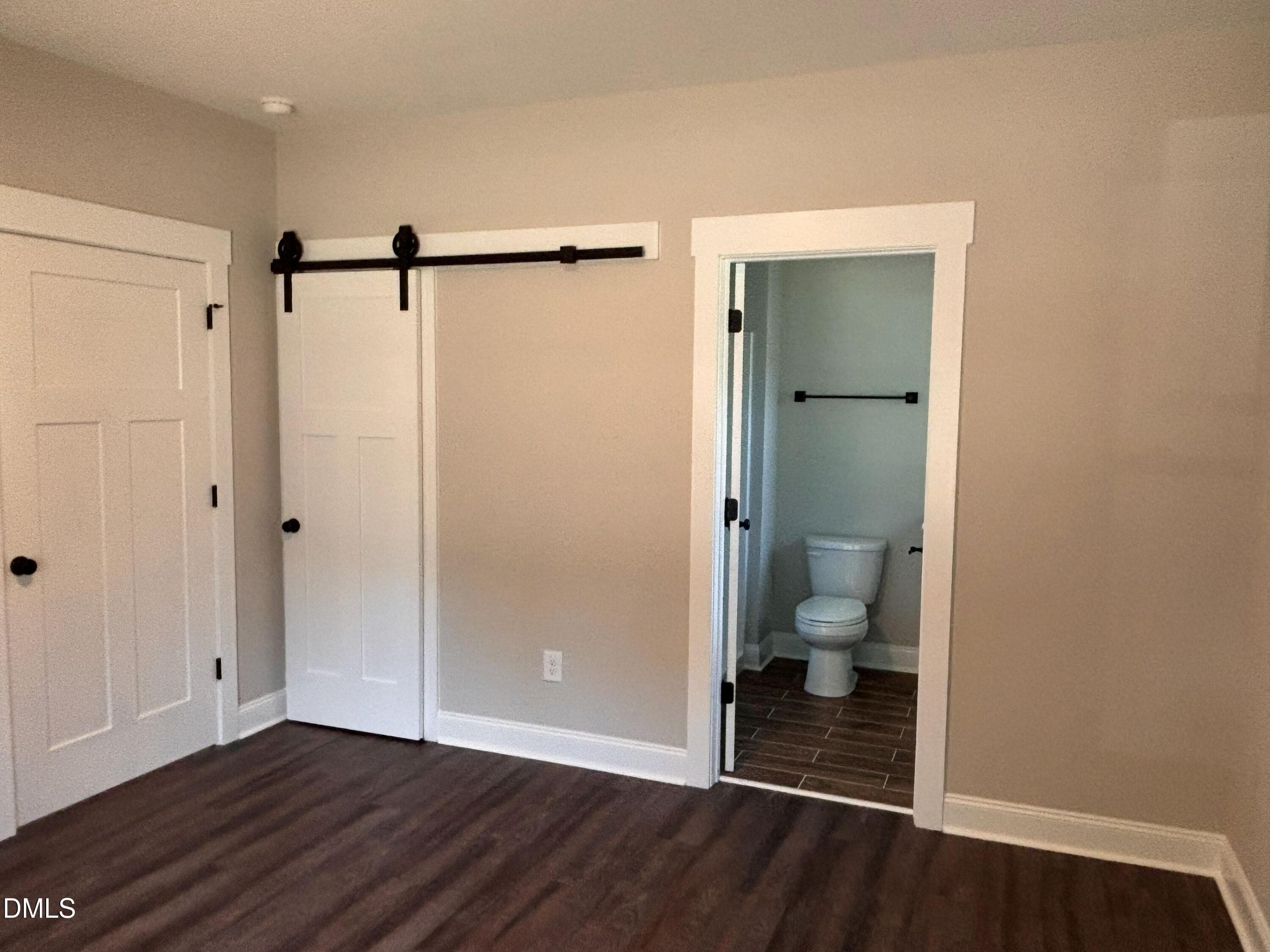 15closet - 402 Poplar Street, Graham, NC 27253
