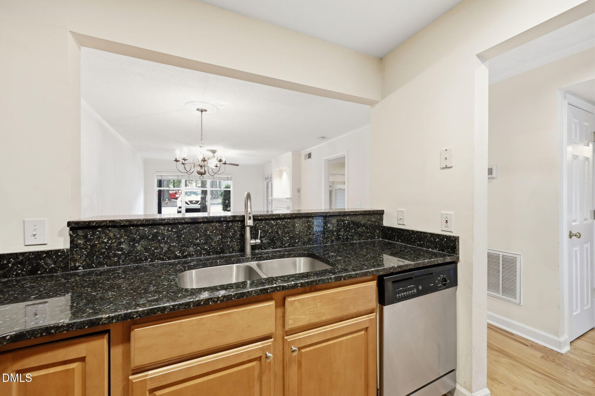 22-web-or-mls-IMG_8789 - 1021 Nicholwood Drive, Raleigh, NC 27605, Raleigh