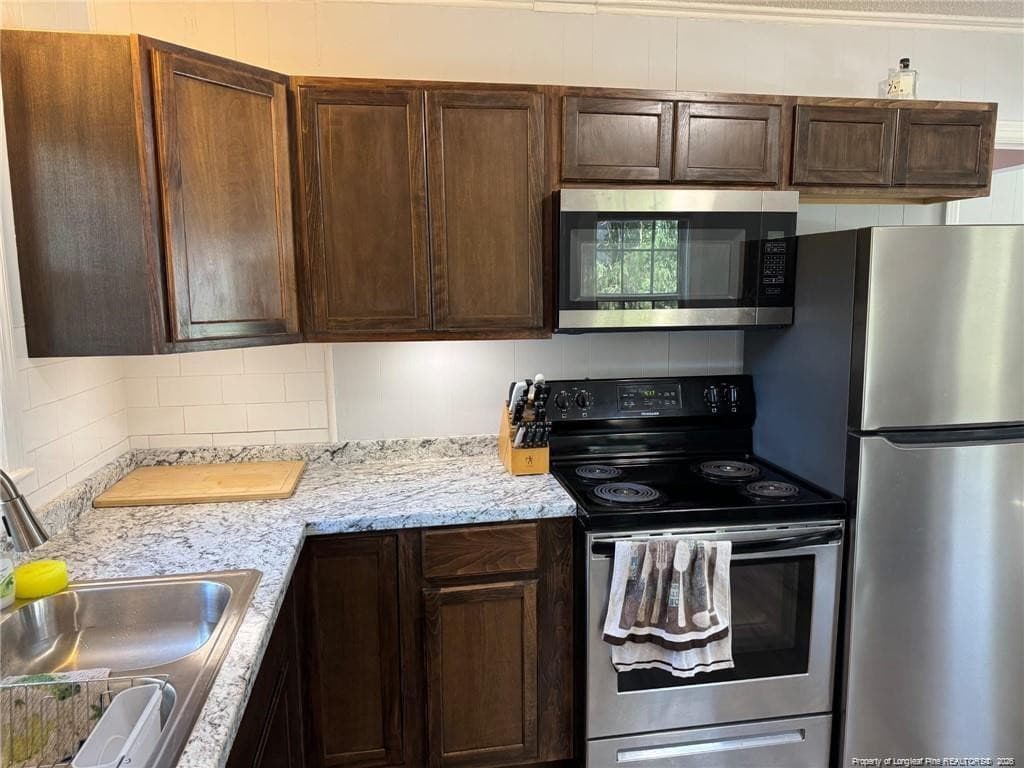 Photo 5 - 949 Chester Circle, Fayetteville, NC 28303, Fayetteville
