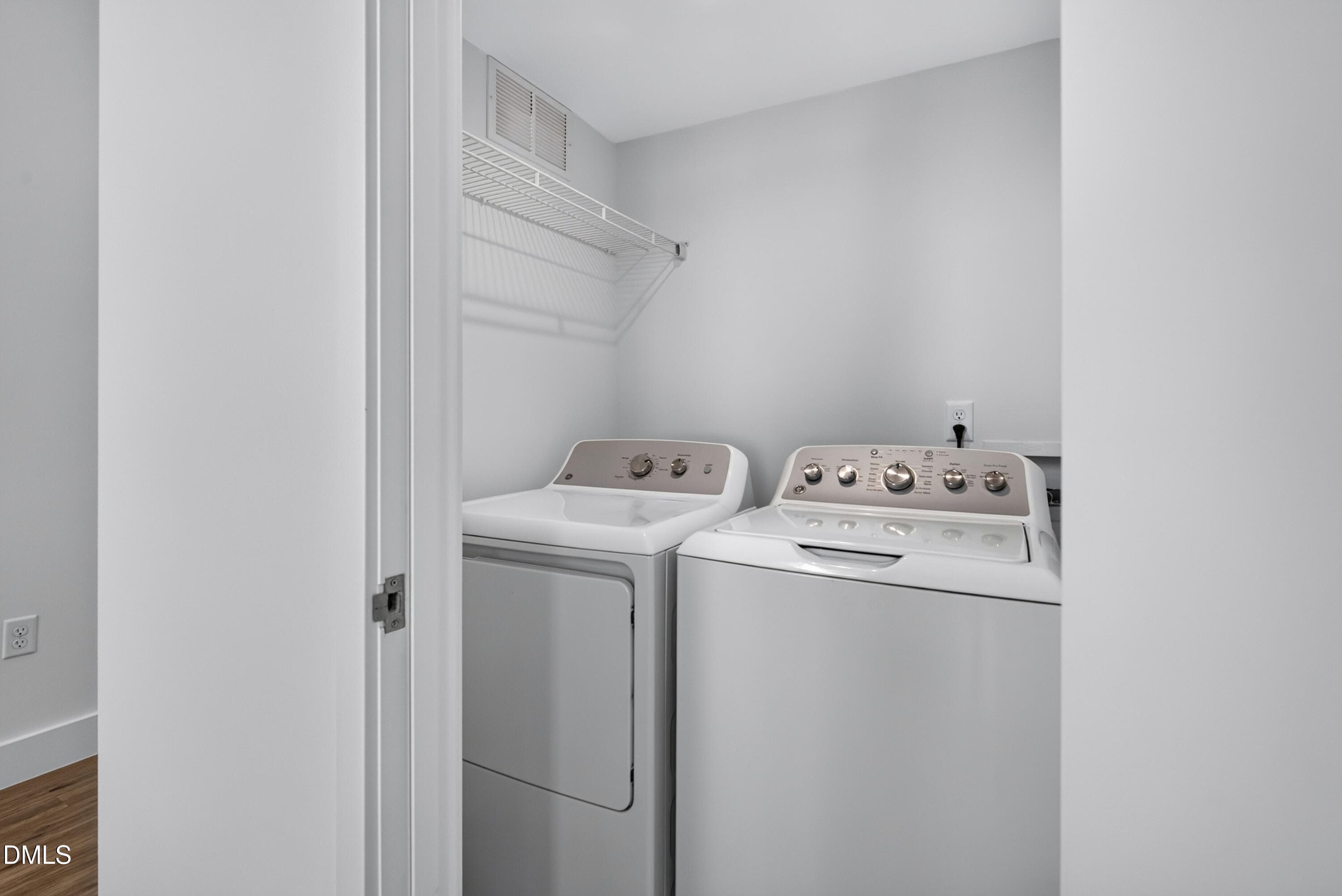 2nd Level Laundy - 1105 Nova Street, Durham, NC 27713, Durham