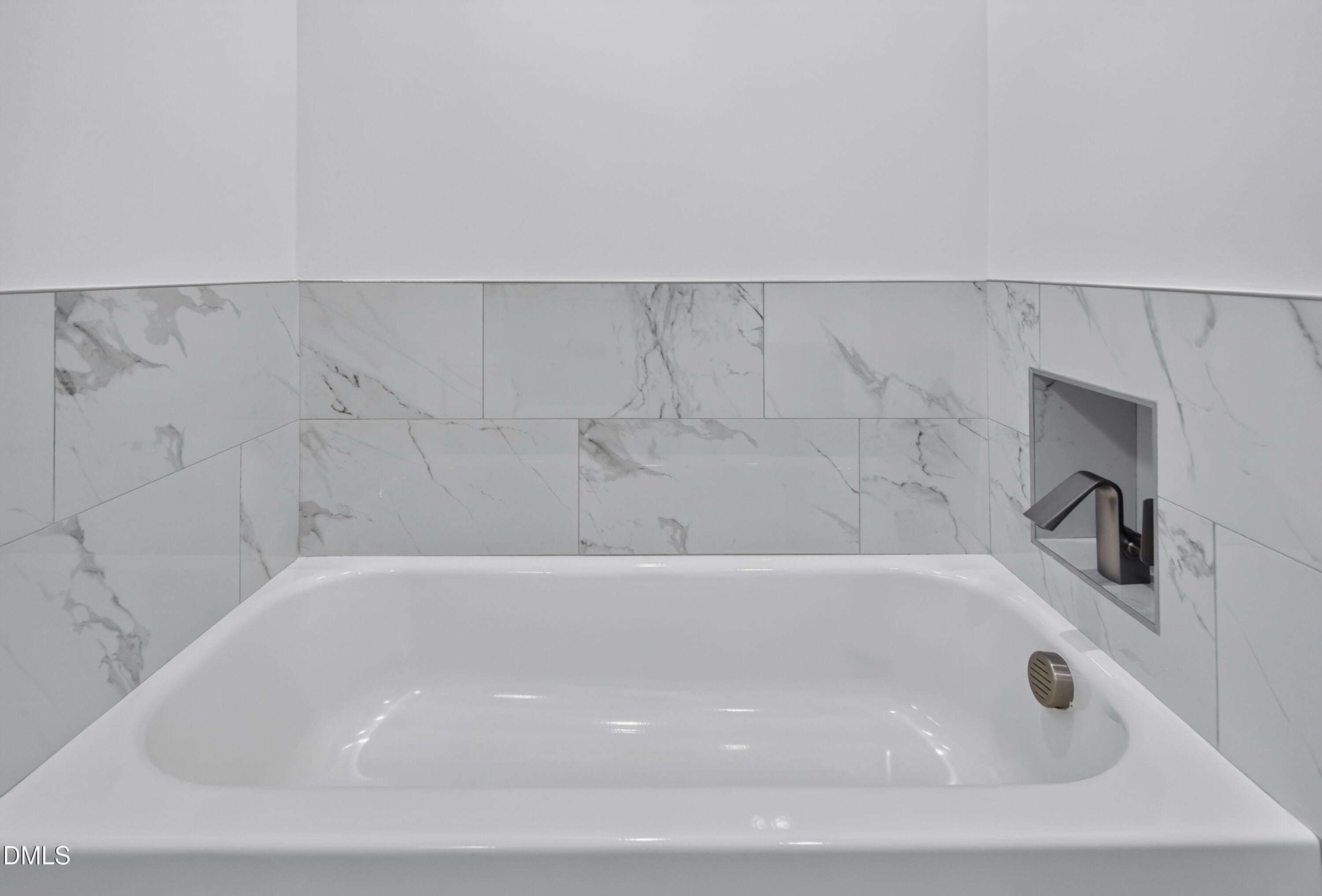 Modern Tub - 1105 Nova Street, Durham, NC 27713, Durham